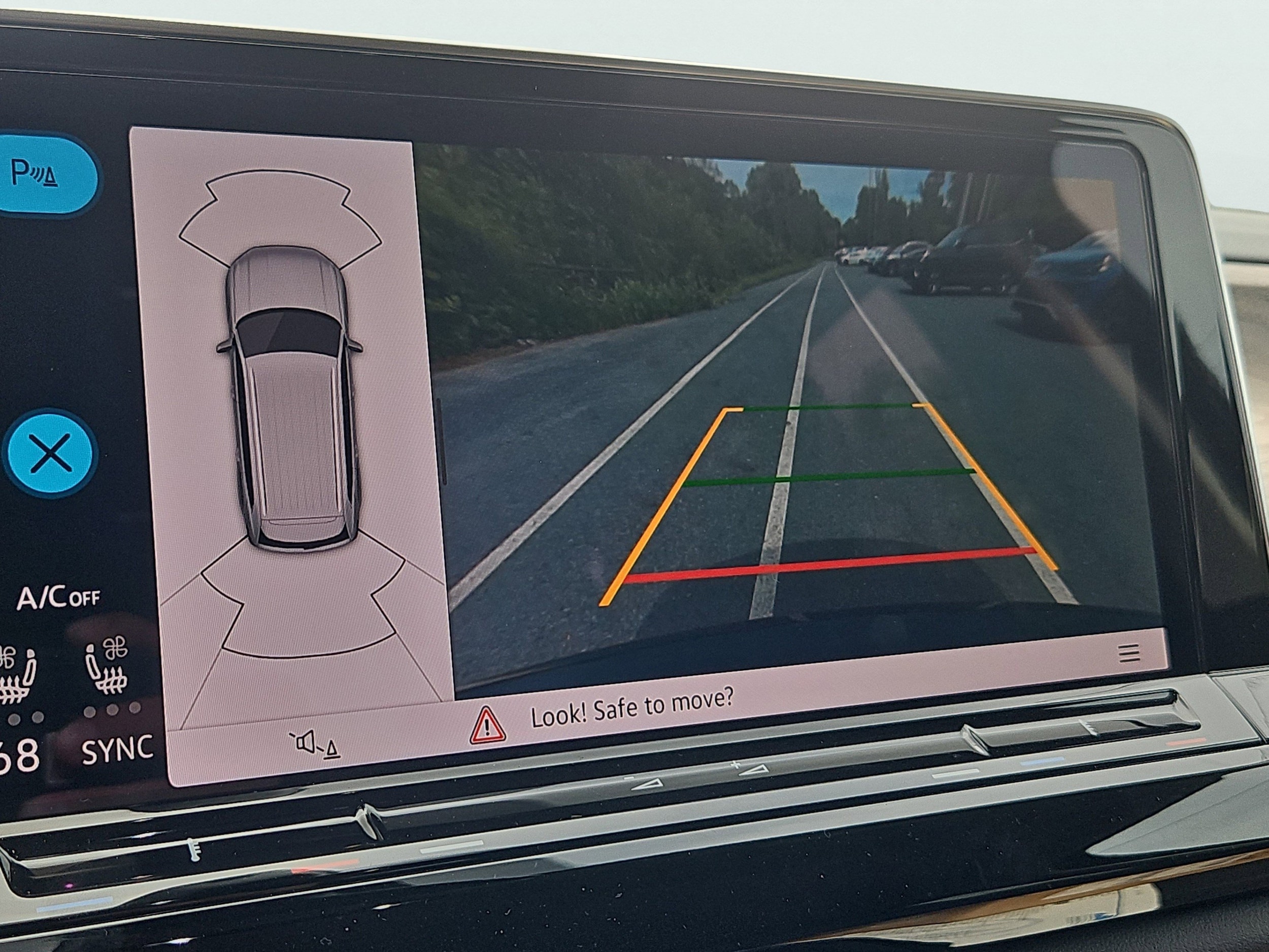 2026 Volkswagen Atlas SE w/Tech - Photo 7