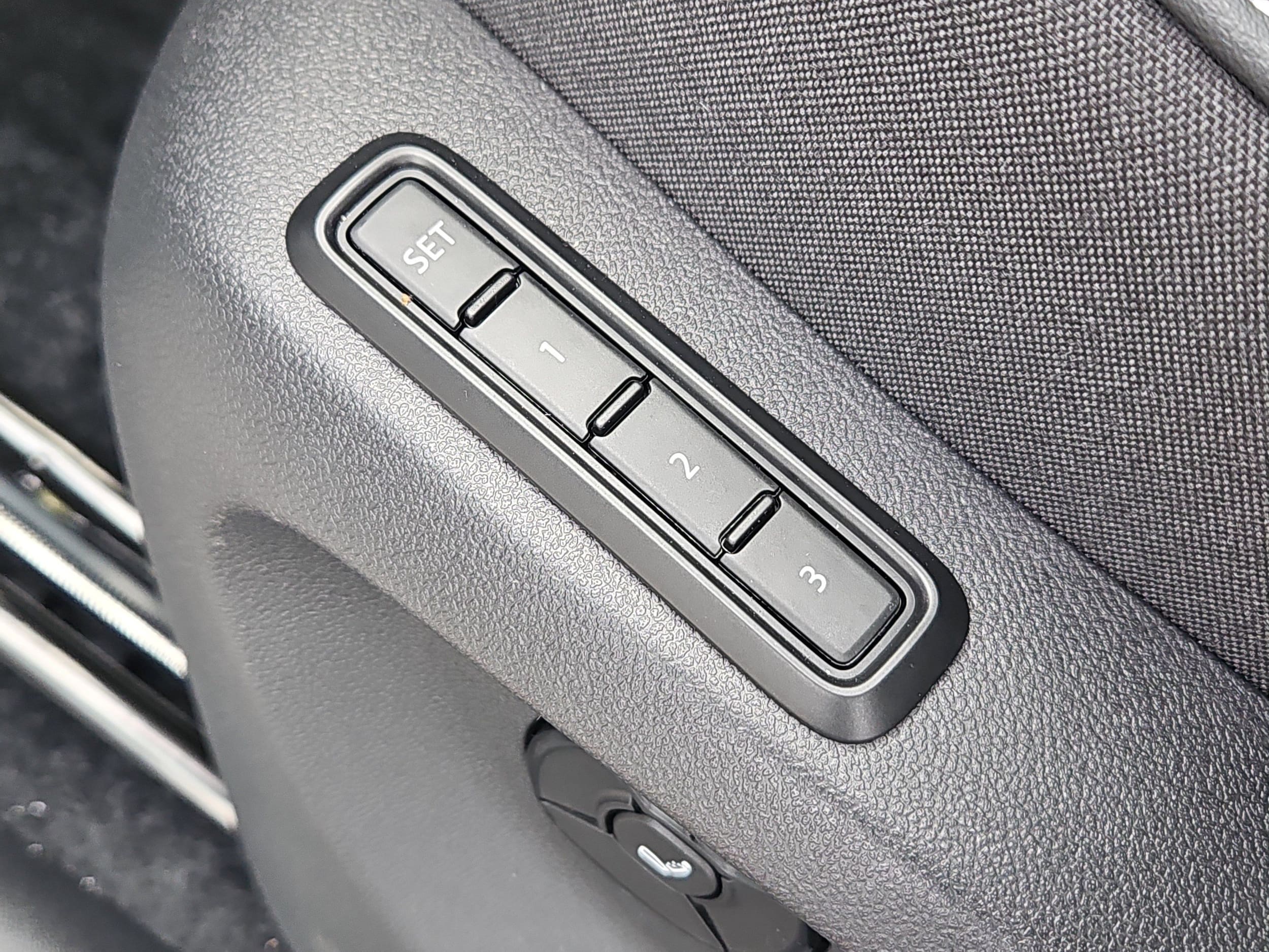2026 Volkswagen Tiguan SEL R-LINE TURBO - Photo 12