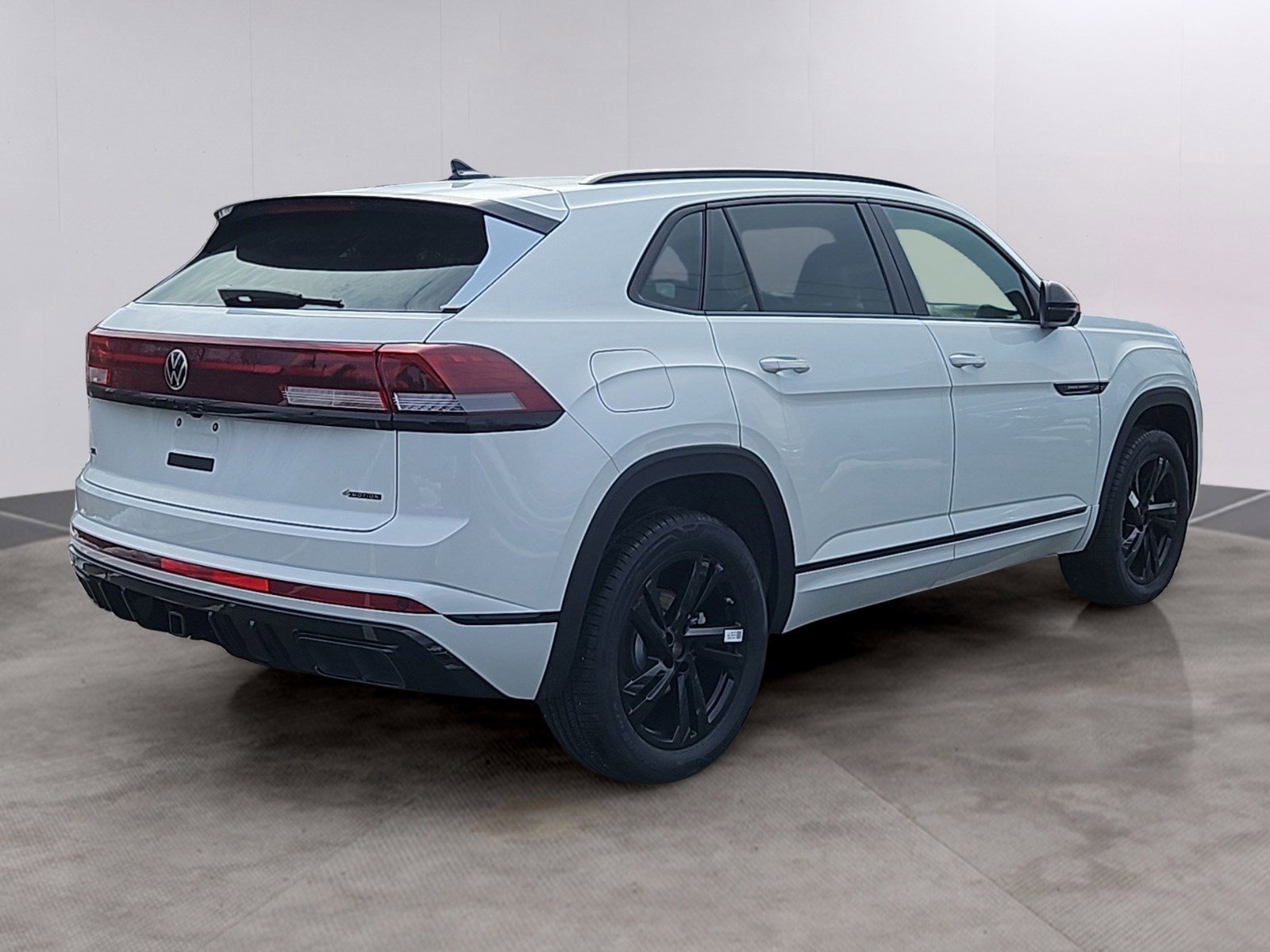2025 Volkswagen Atlas Cross Sport SEL R-Line photo 2