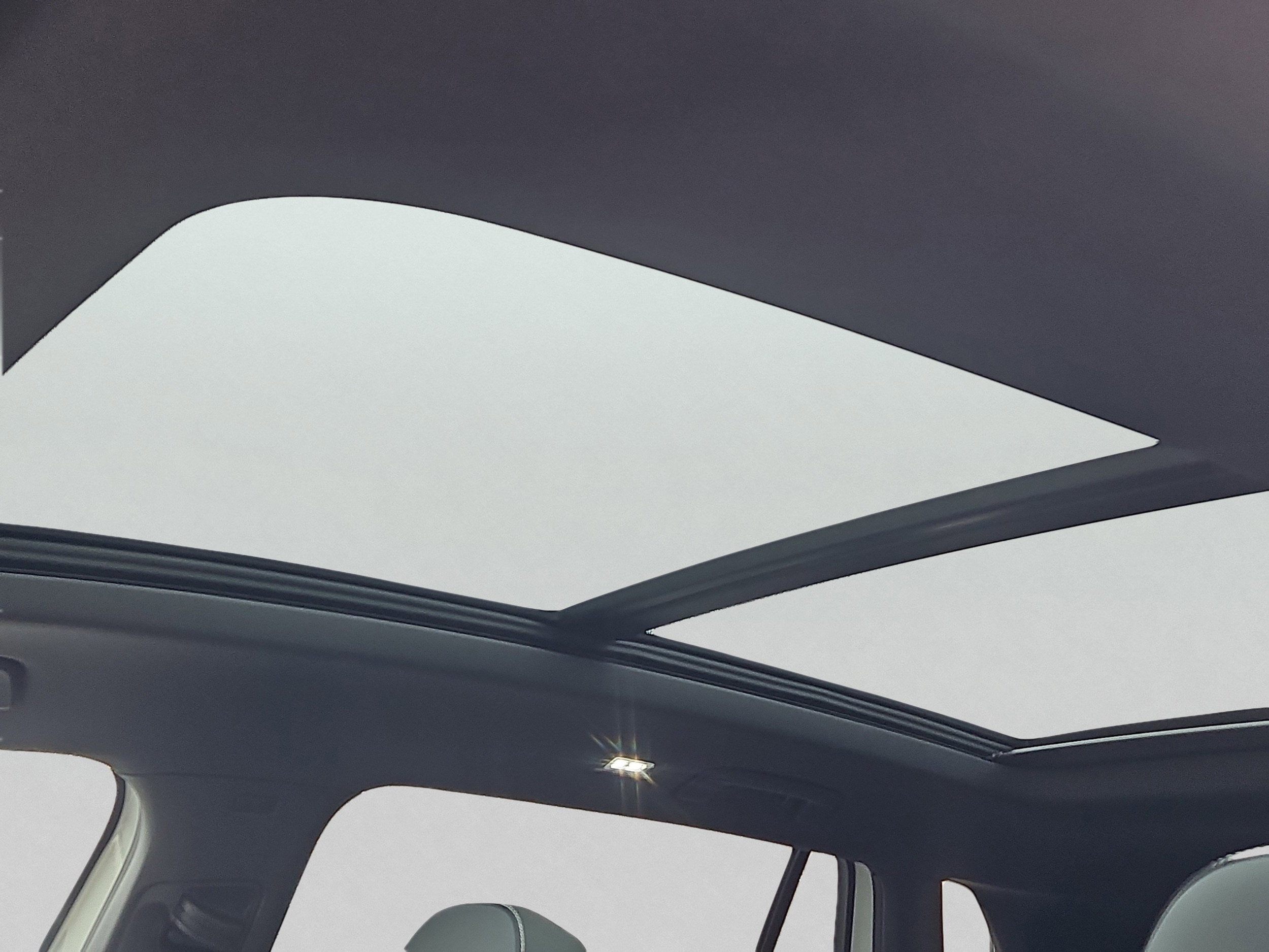 2026 Volkswagen Tiguan SEL R-LINE TURBO - Photo 7