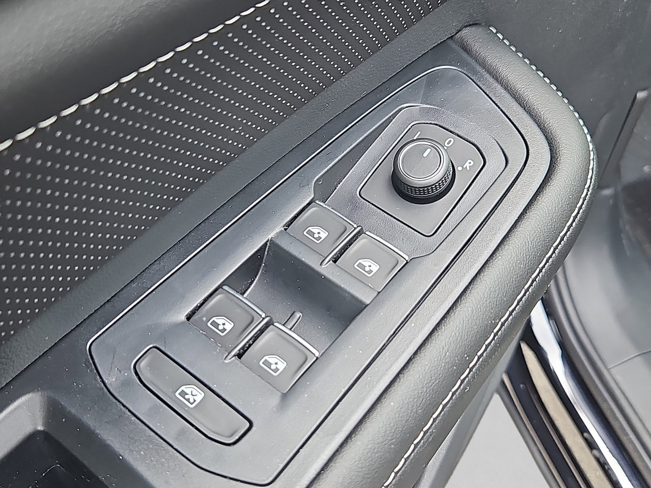 2026 Volkswagen Atlas SE w/Tech - Photo 18