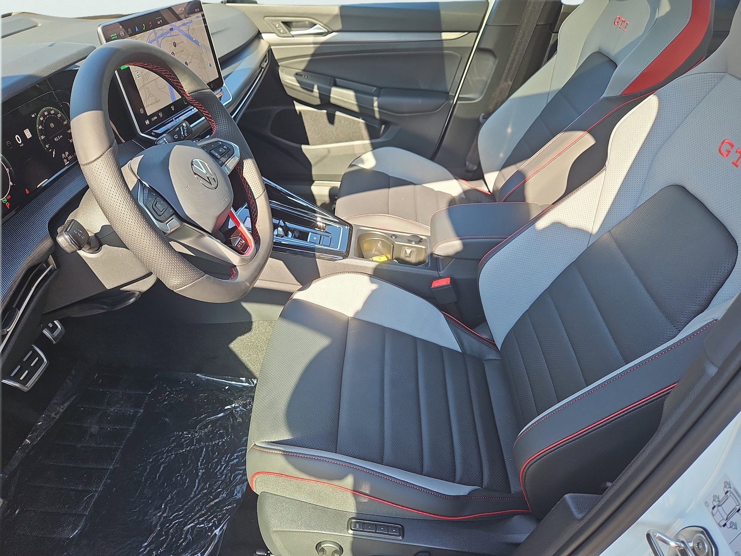 2025 Volkswagen Golf GTI SE - Photo 21