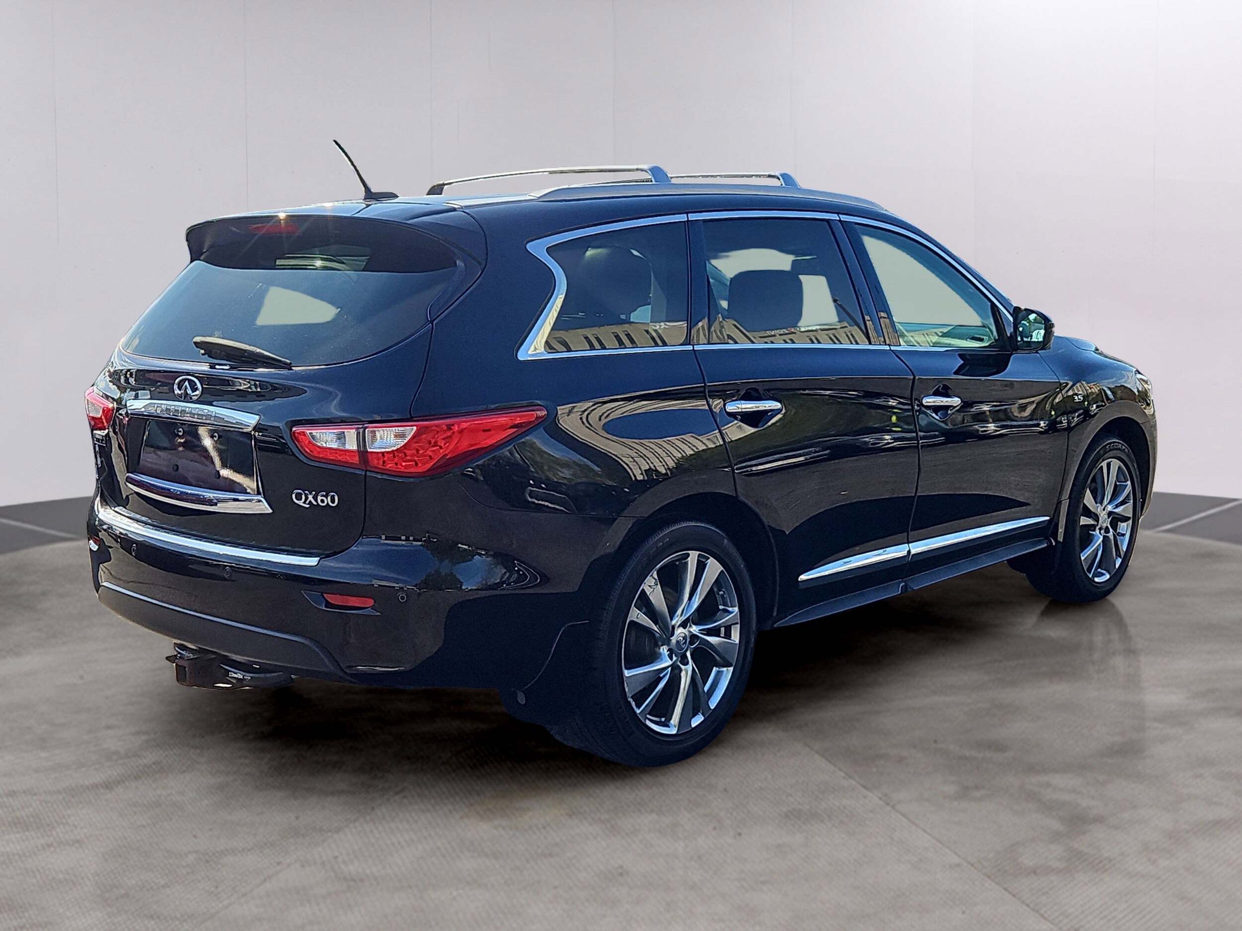 2015 Infiniti QX60 3.5 photo 2