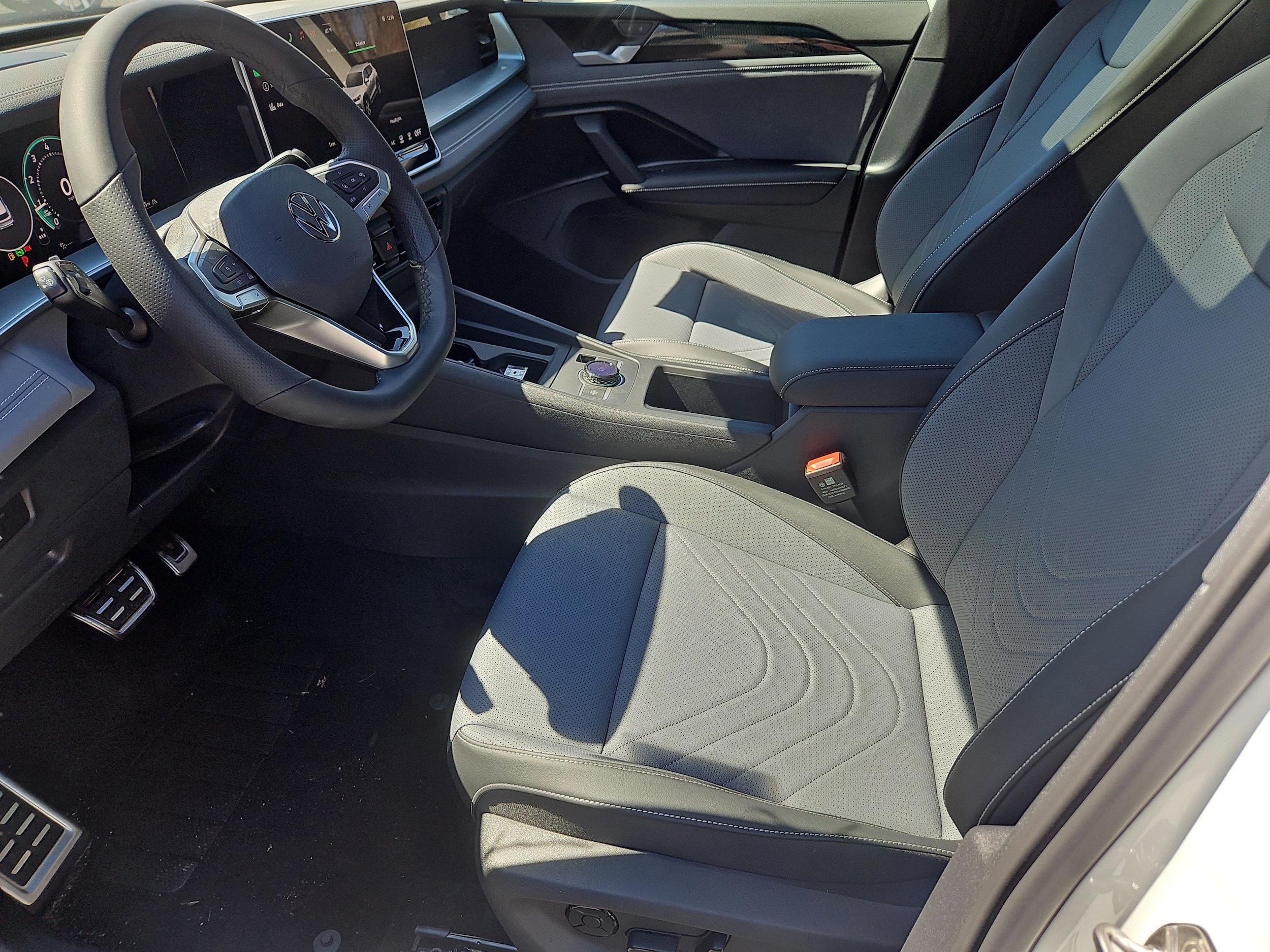2026 Volkswagen Tiguan SE R-LINE BLACK - Photo 17