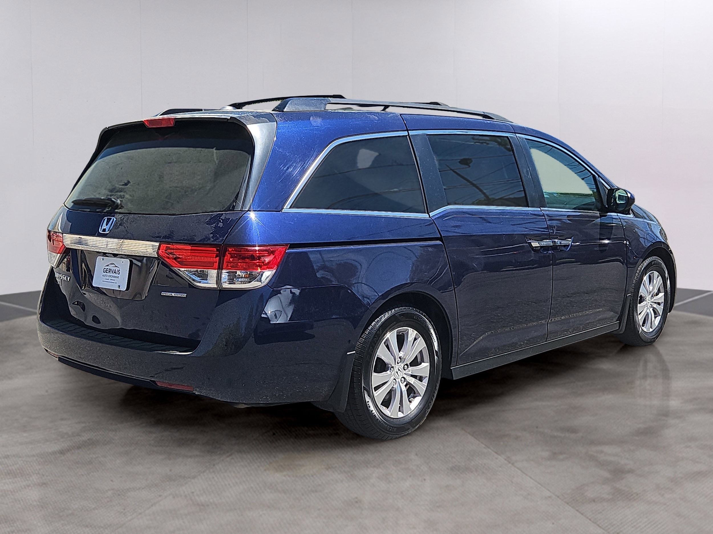 Used 2016 Honda Odyssey SE with VIN 5FNRL5H39GB050871 for sale in Lowell, MA
