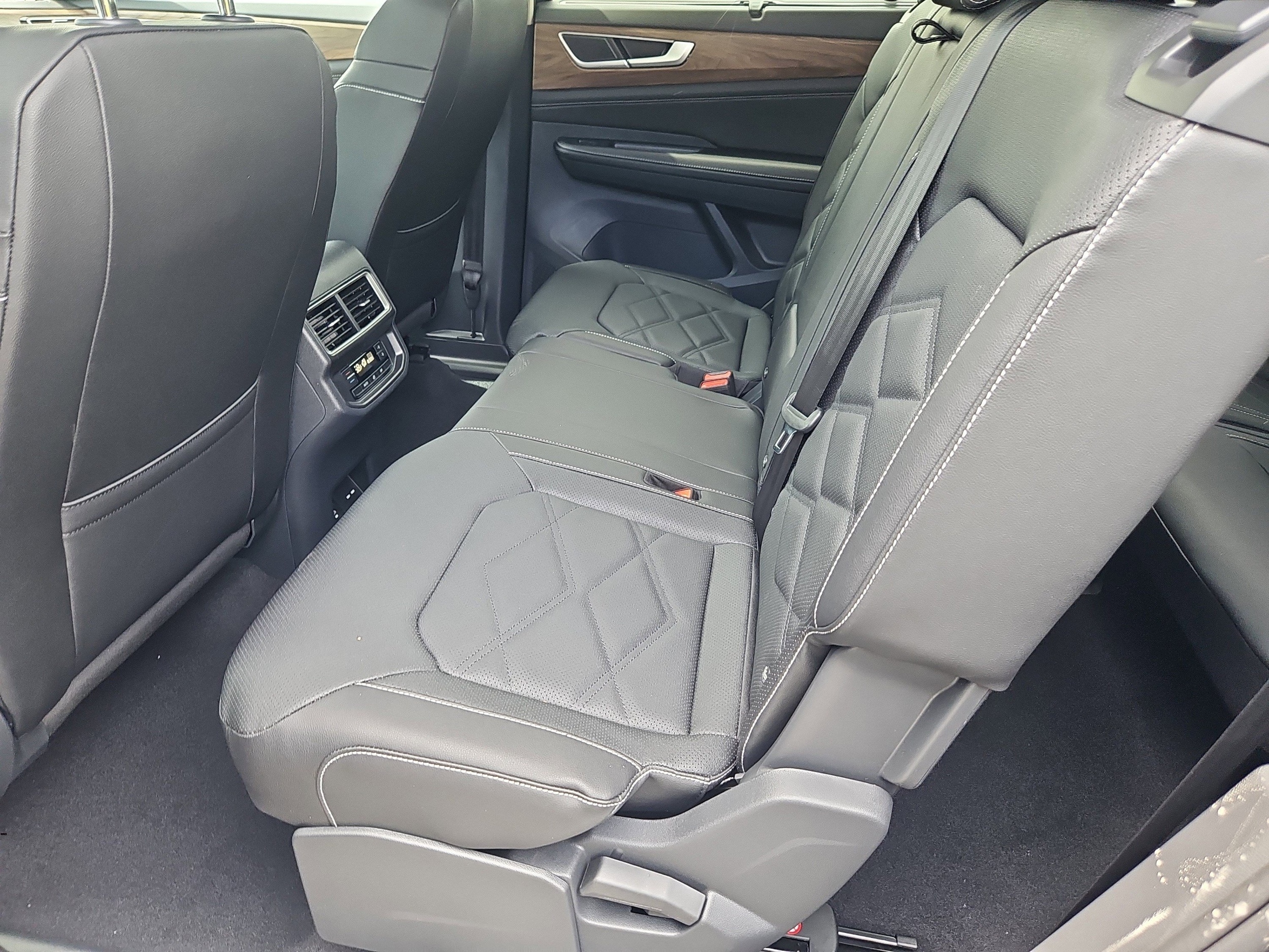 2026 Volkswagen Atlas SE w/Tech - Photo 20