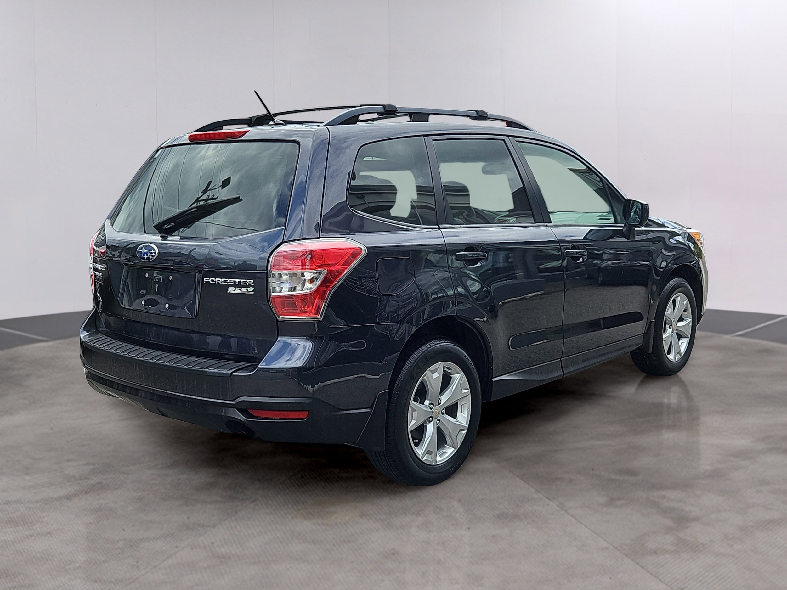 Used 2015 Subaru Forester i Premium with VIN JF2SJADC9FG423628 for sale in Lowell, MA