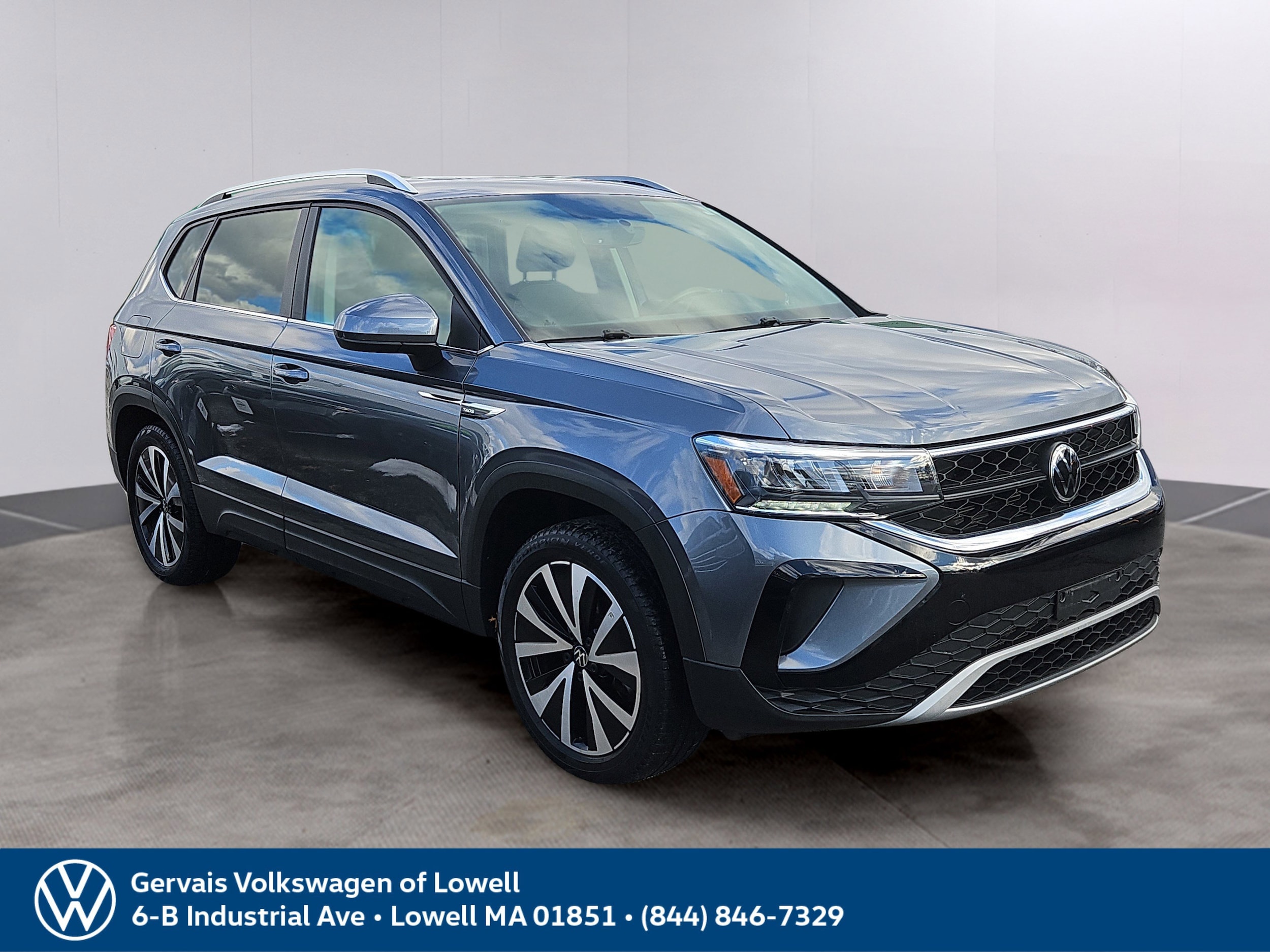 2022 Volkswagen Taos SE's photo