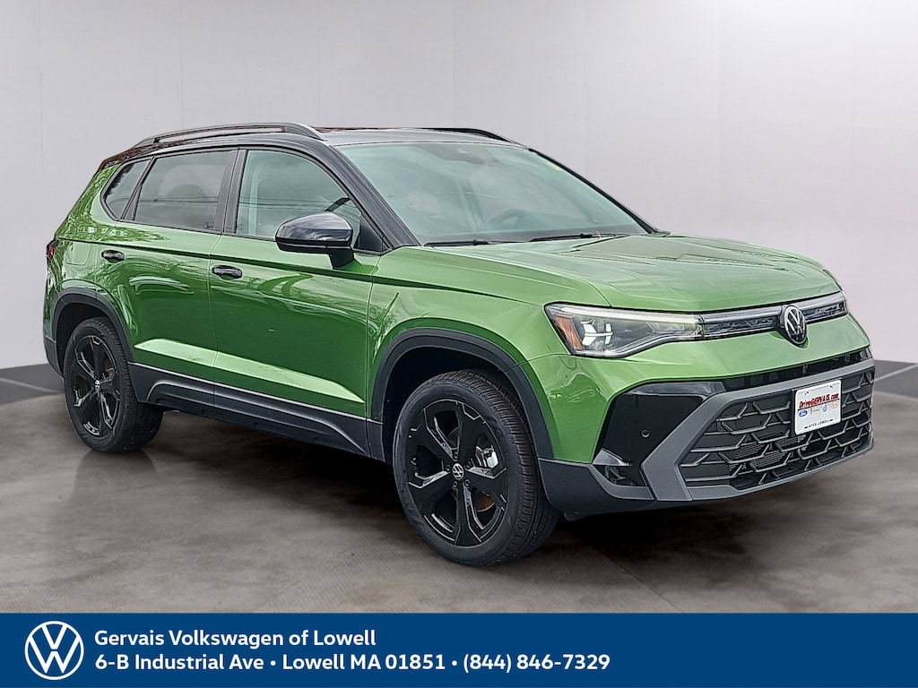 New 2025 Volkswagen Taos 1.5T SE Black SUV