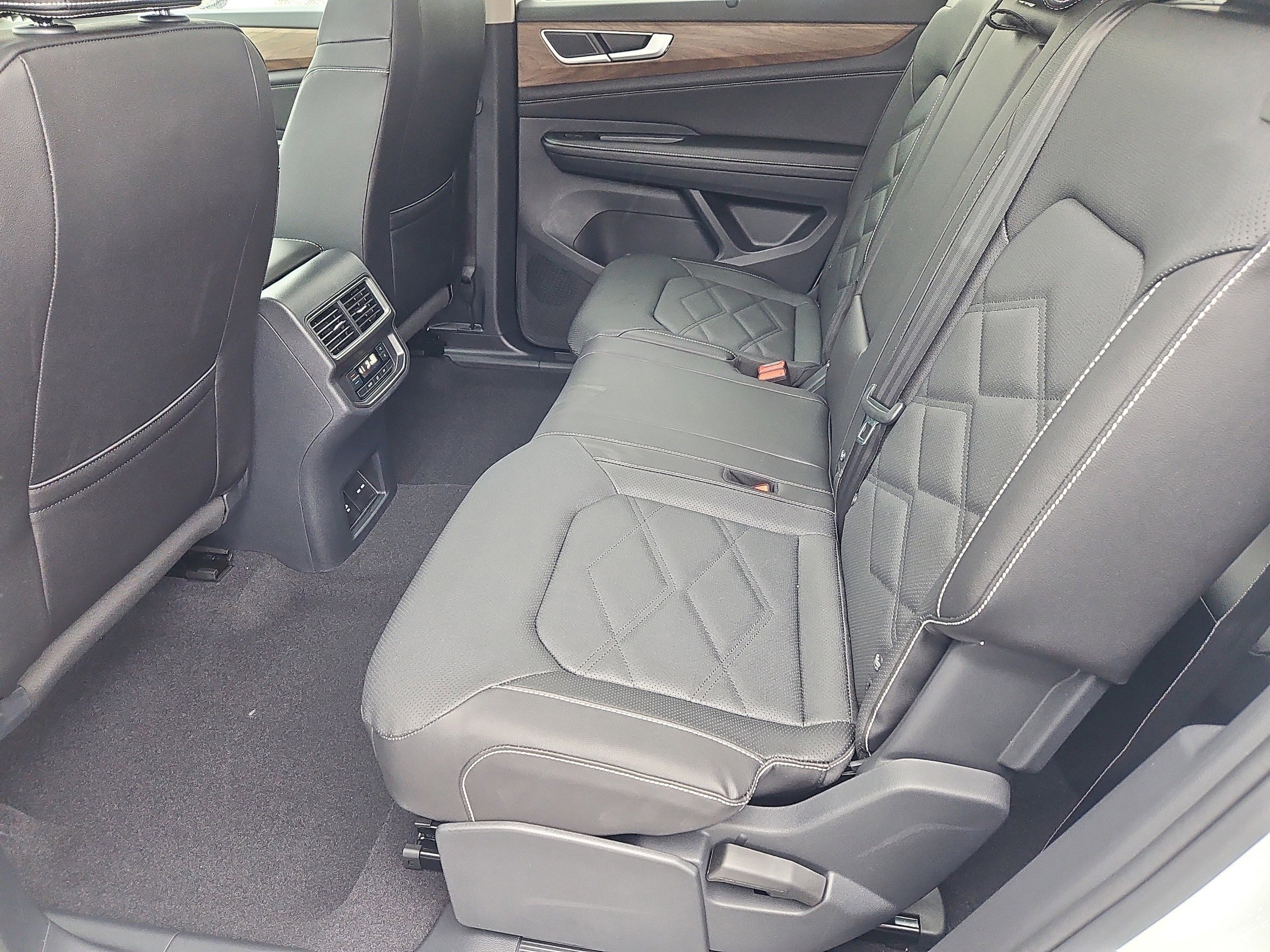 2026 Volkswagen Atlas SE w/Tech - Photo 20