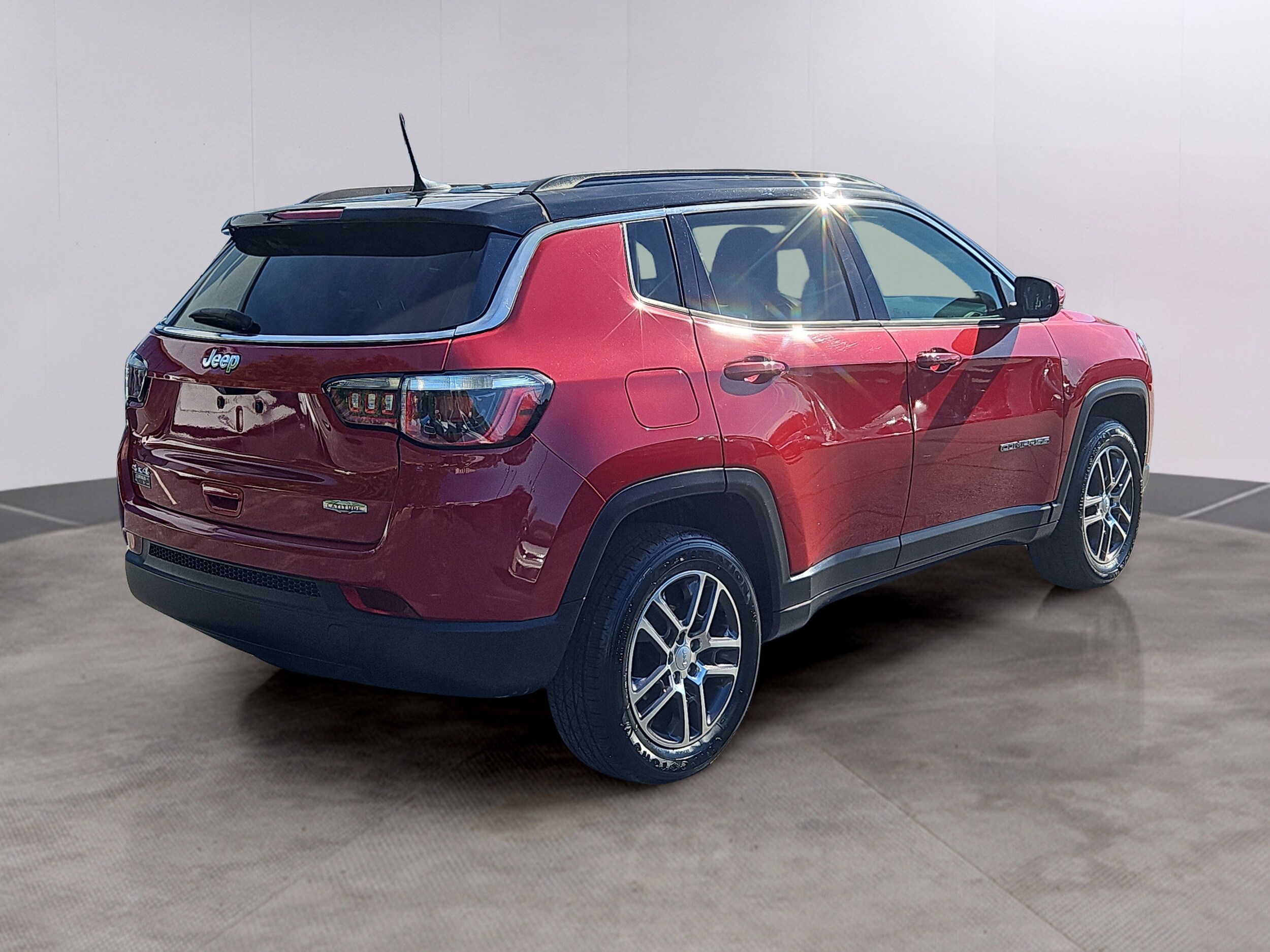 2018 Jeep Compass North Edition Latitude photo 2