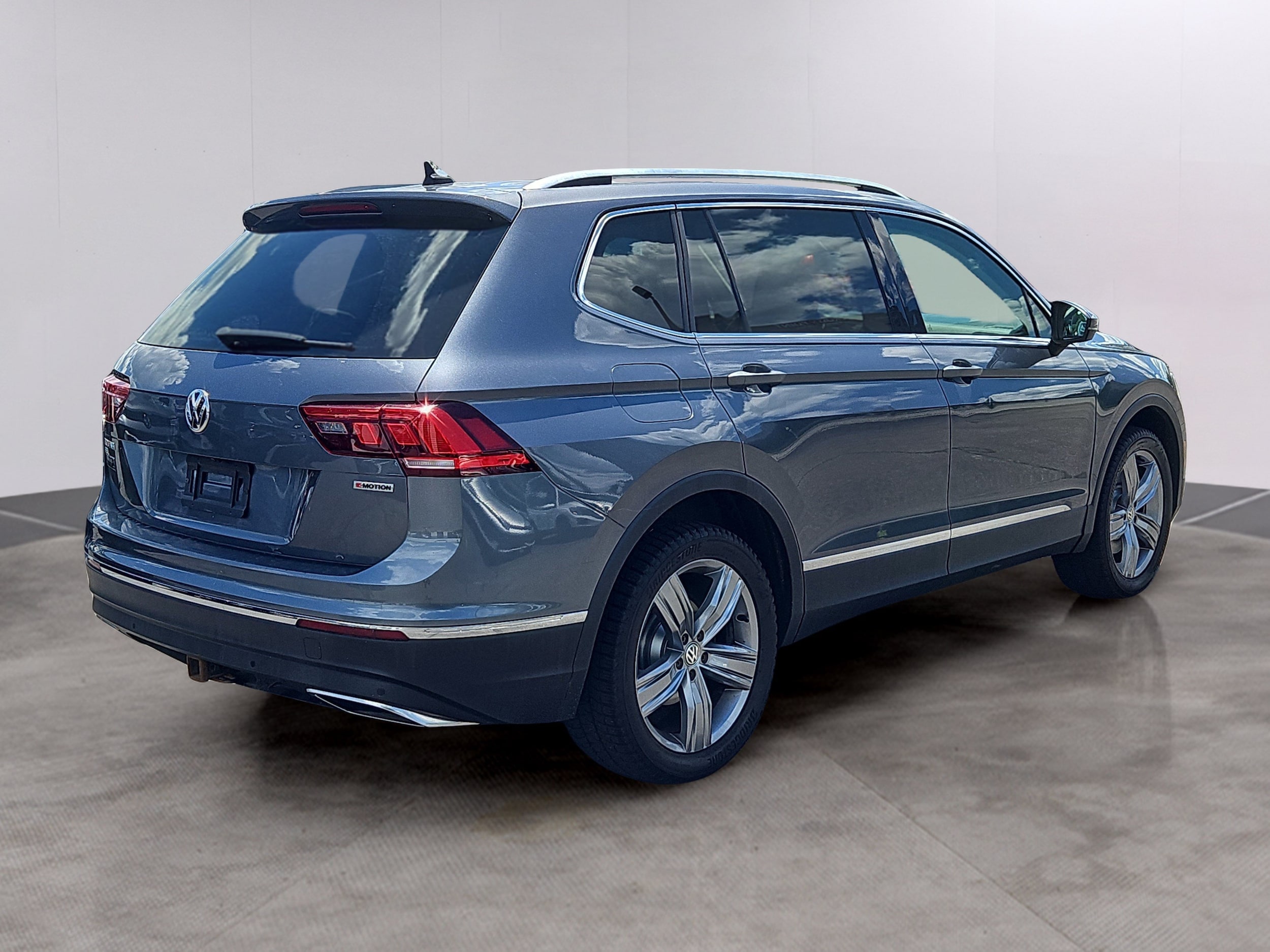 Used 2019 Volkswagen Tiguan SEL Premium with VIN 3VV4B7AX5KM148372 for sale in Lowell, MA