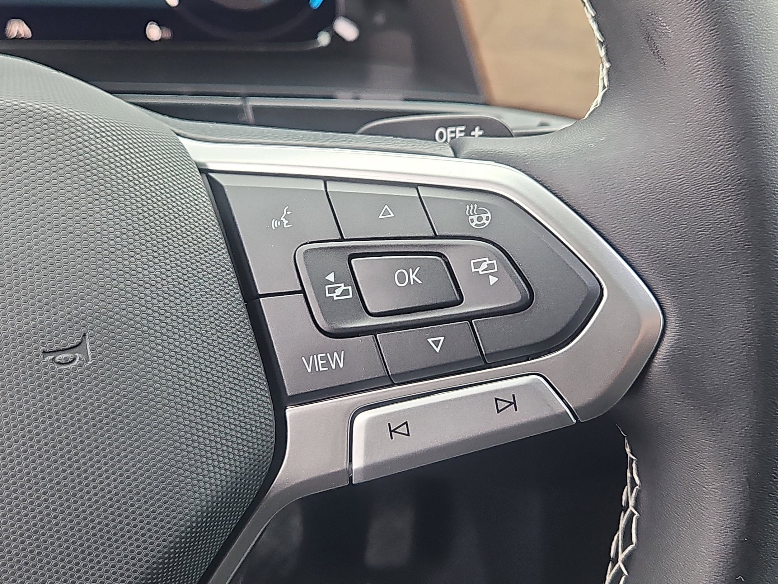 2026 Volkswagen Atlas SE w/Tech - Photo 17