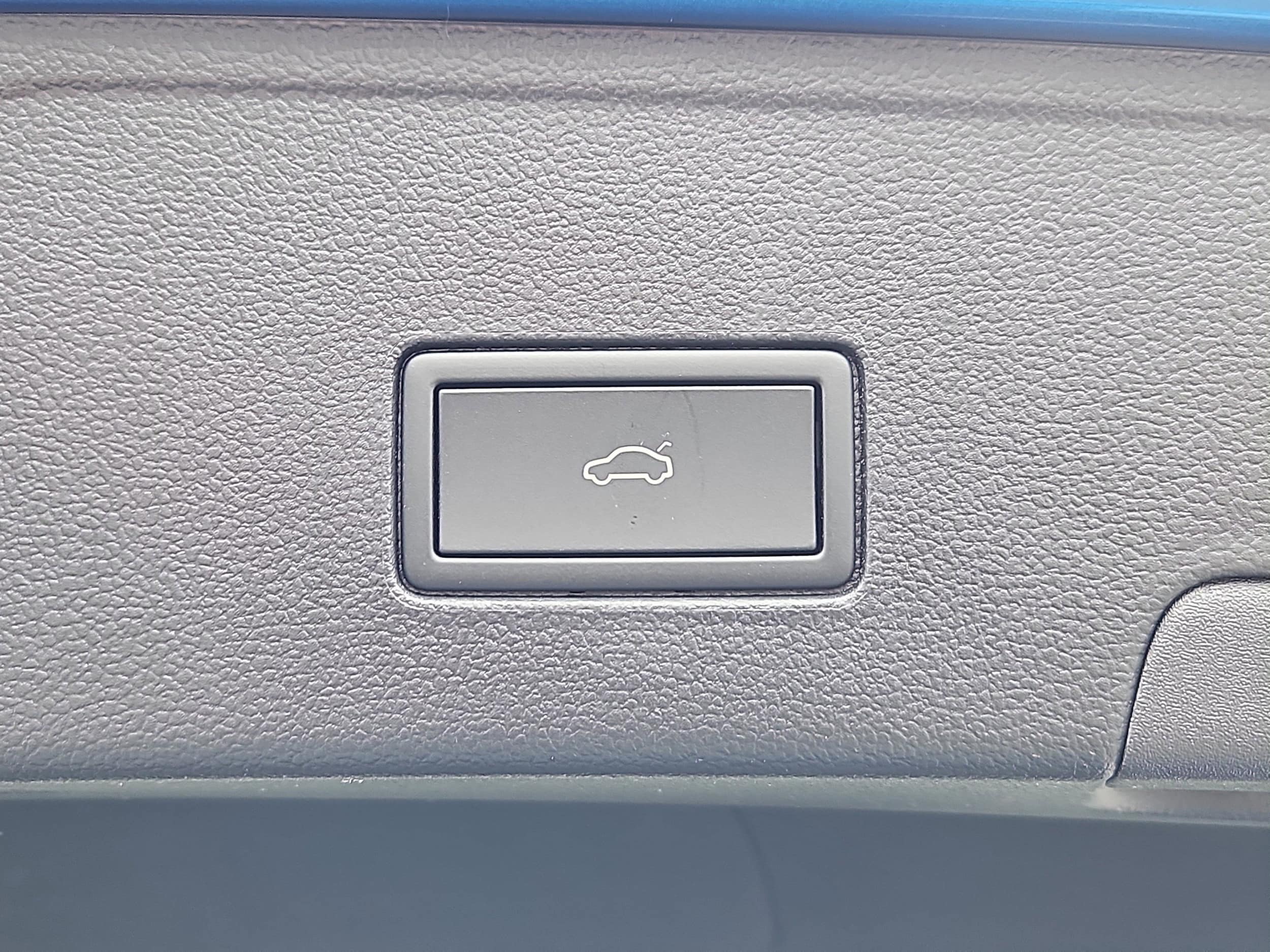 2025 Volkswagen Atlas Cross Sport SEL Premium R-LINE - Photo 17