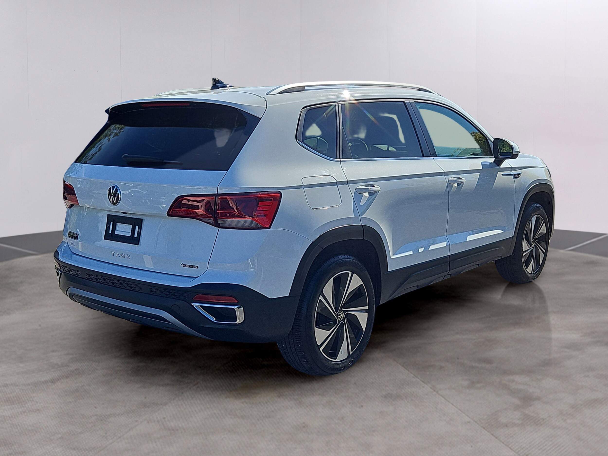 2024 Volkswagen Taos SE photo 2