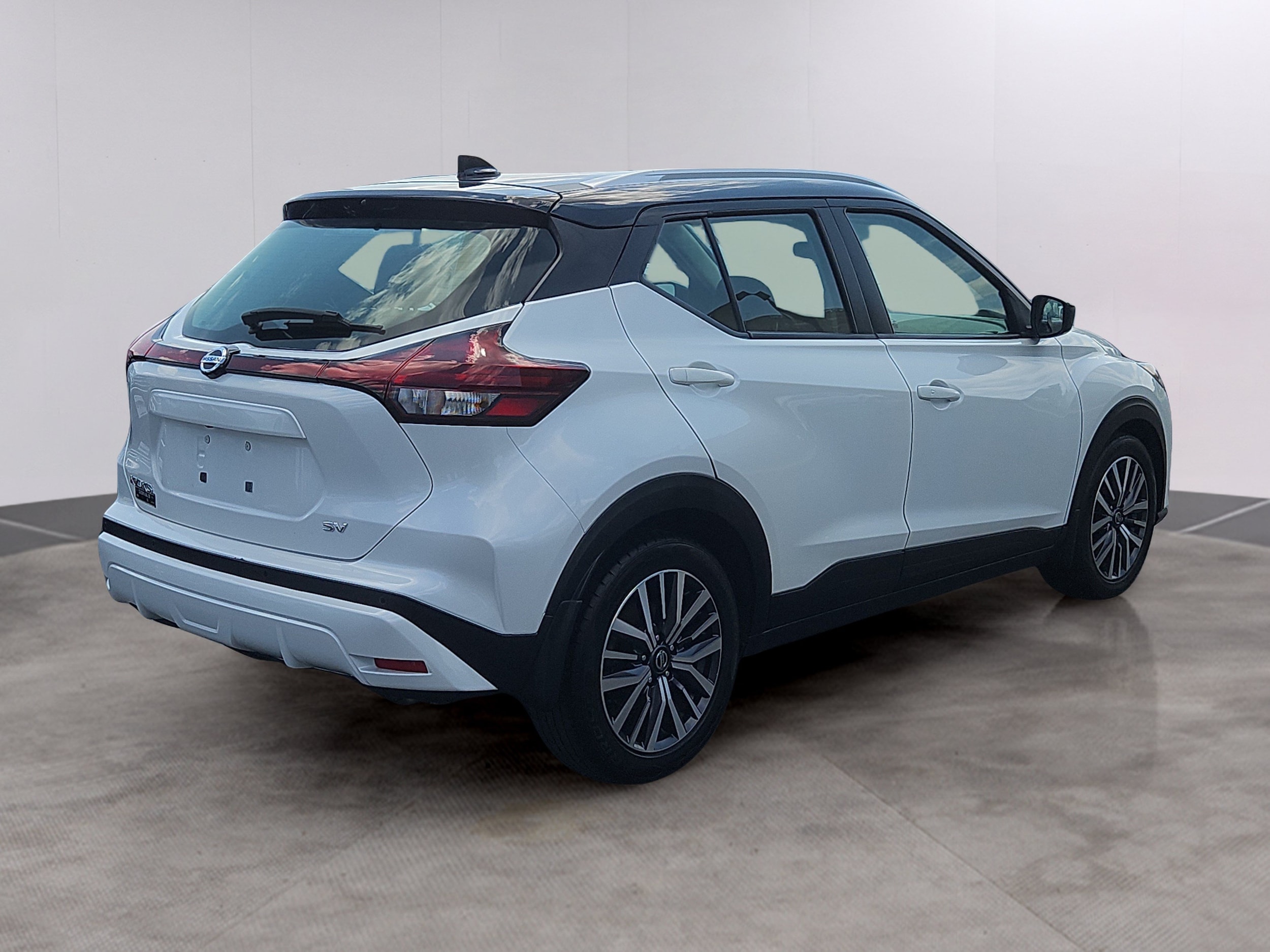 Used 2021 Nissan Kicks SV with VIN 3N1CP5CV2ML502839 for sale in Lowell, MA
