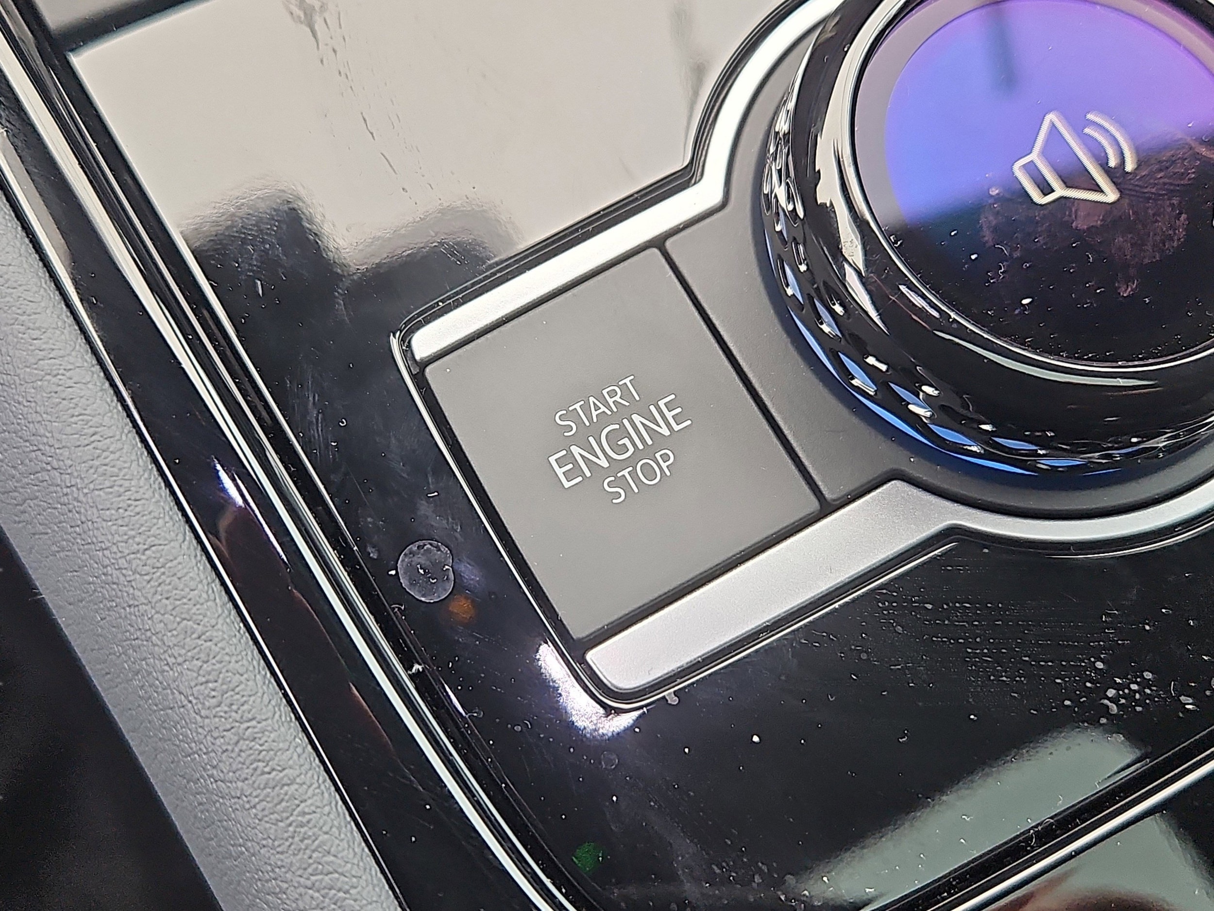 2026 Volkswagen Tiguan SEL R-LINE TURBO - Photo 16