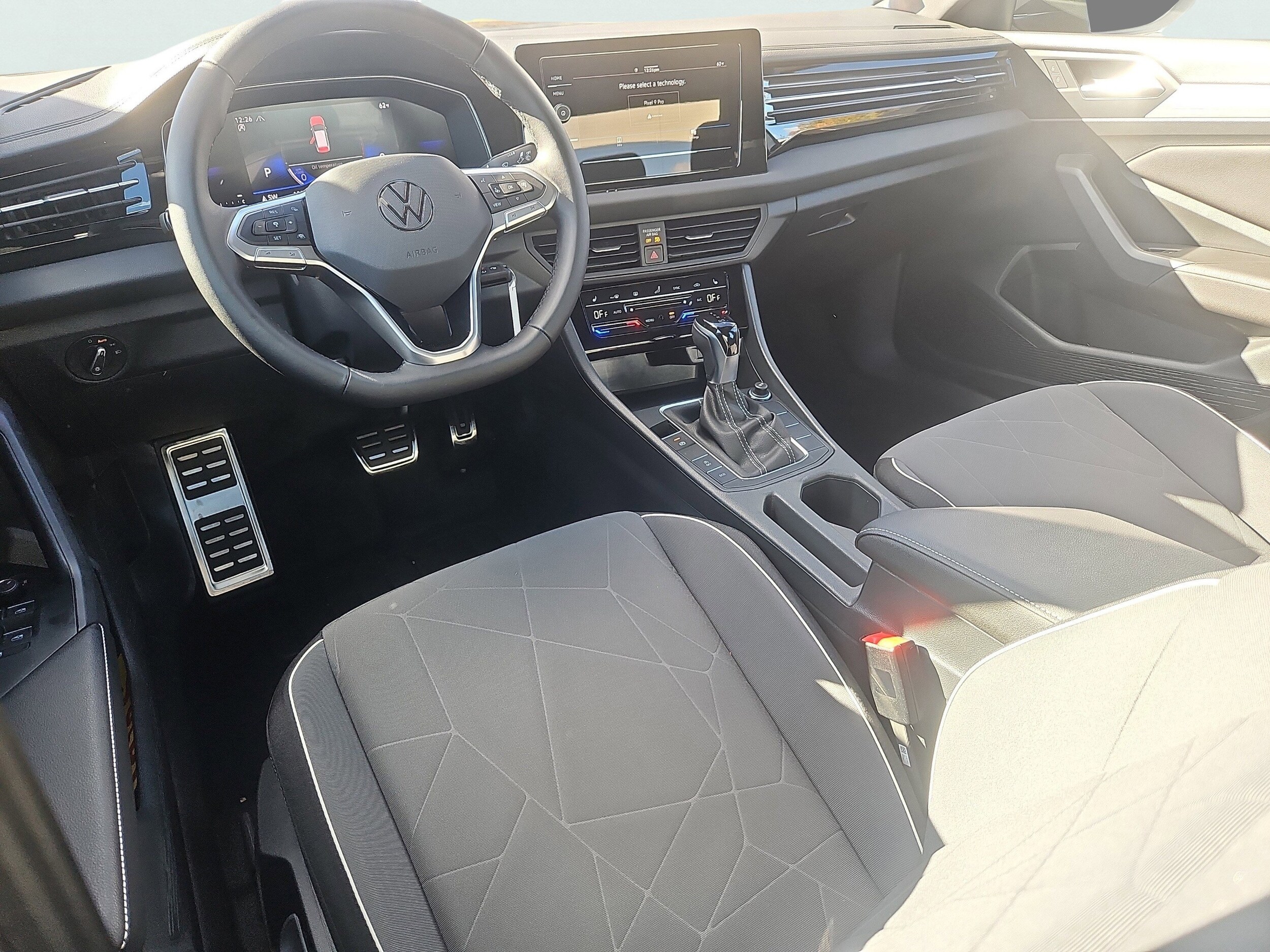 2025 Volkswagen Jetta 1.5T Sport photo 3