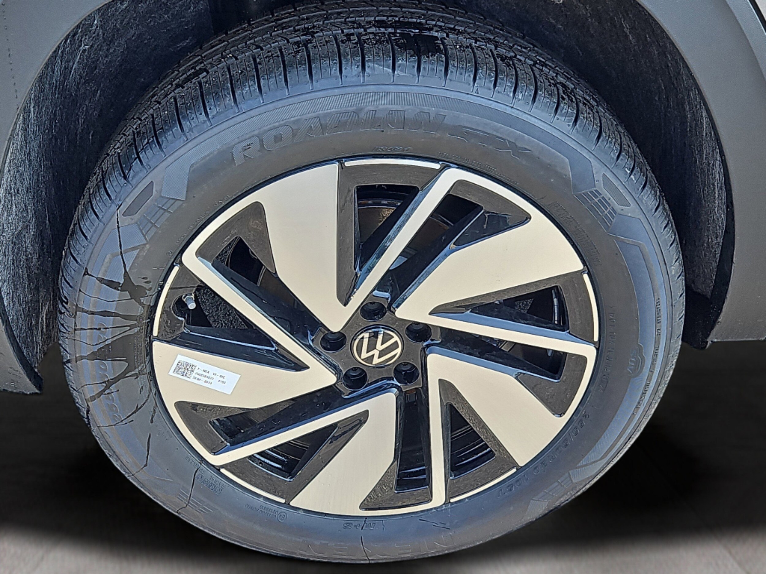 2025 Volkswagen Atlas SEL photo 4