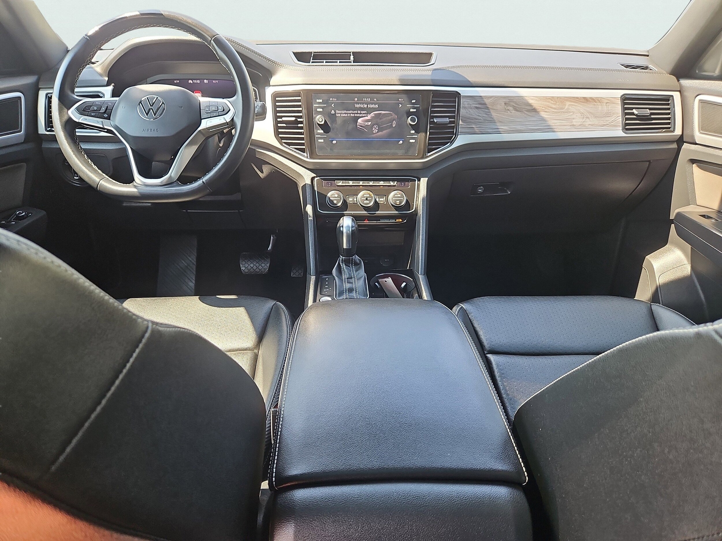 2023 Volkswagen Atlas V6 SE Technology photo 3