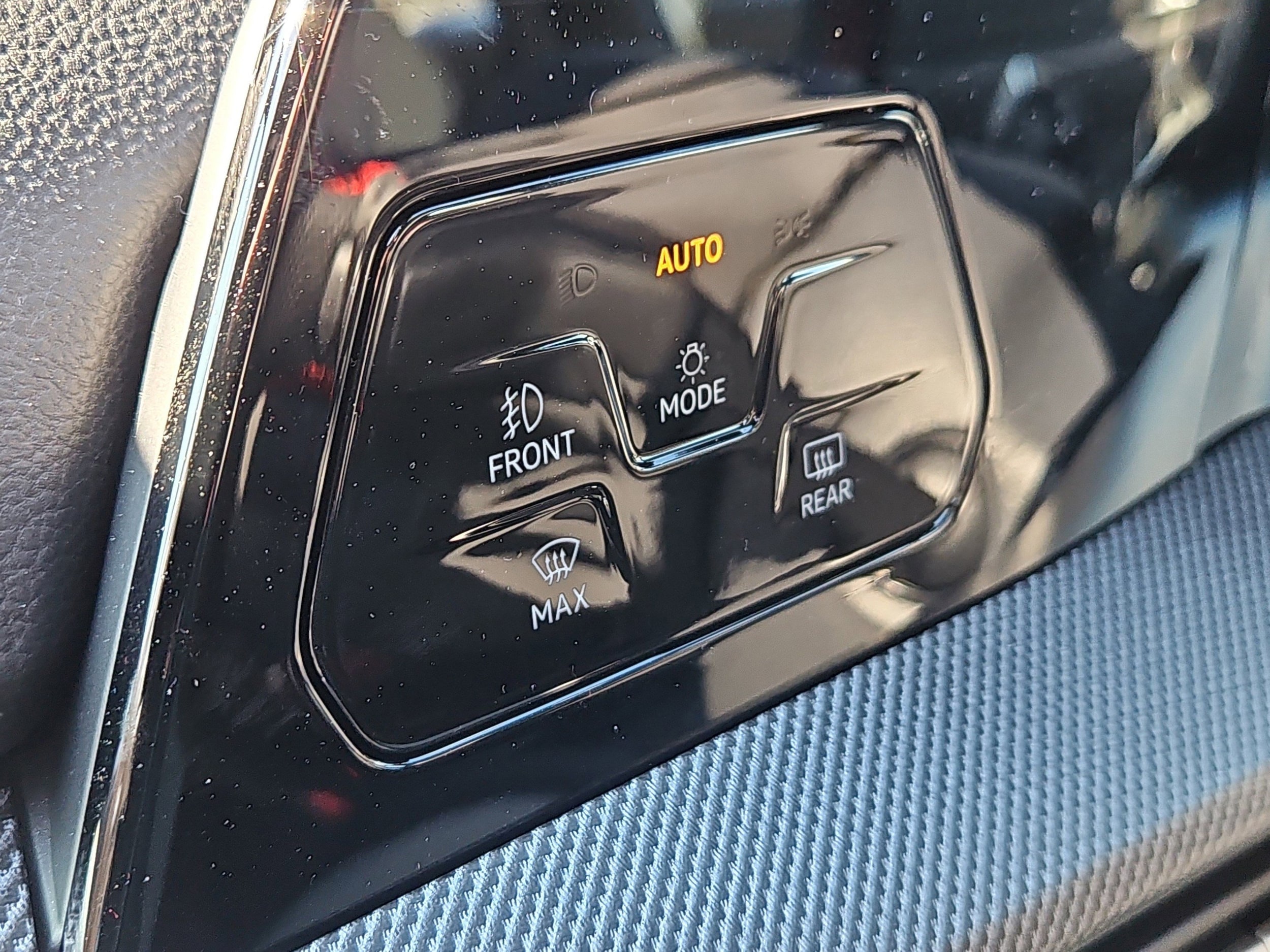 2025 Volkswagen Golf GTI SE - Photo 10