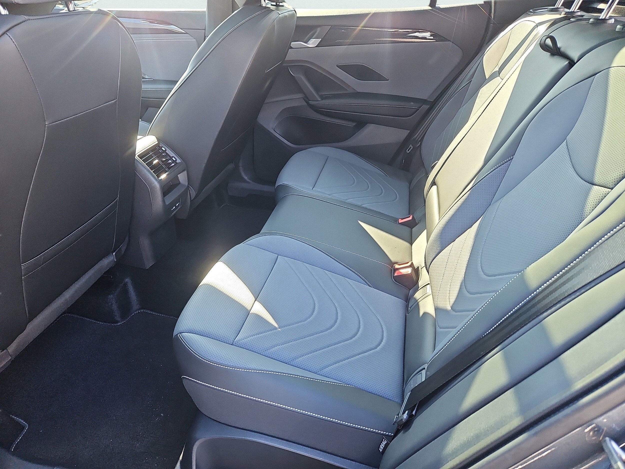 2026 Volkswagen Tiguan SE R-LINE BLACK - Photo 19
