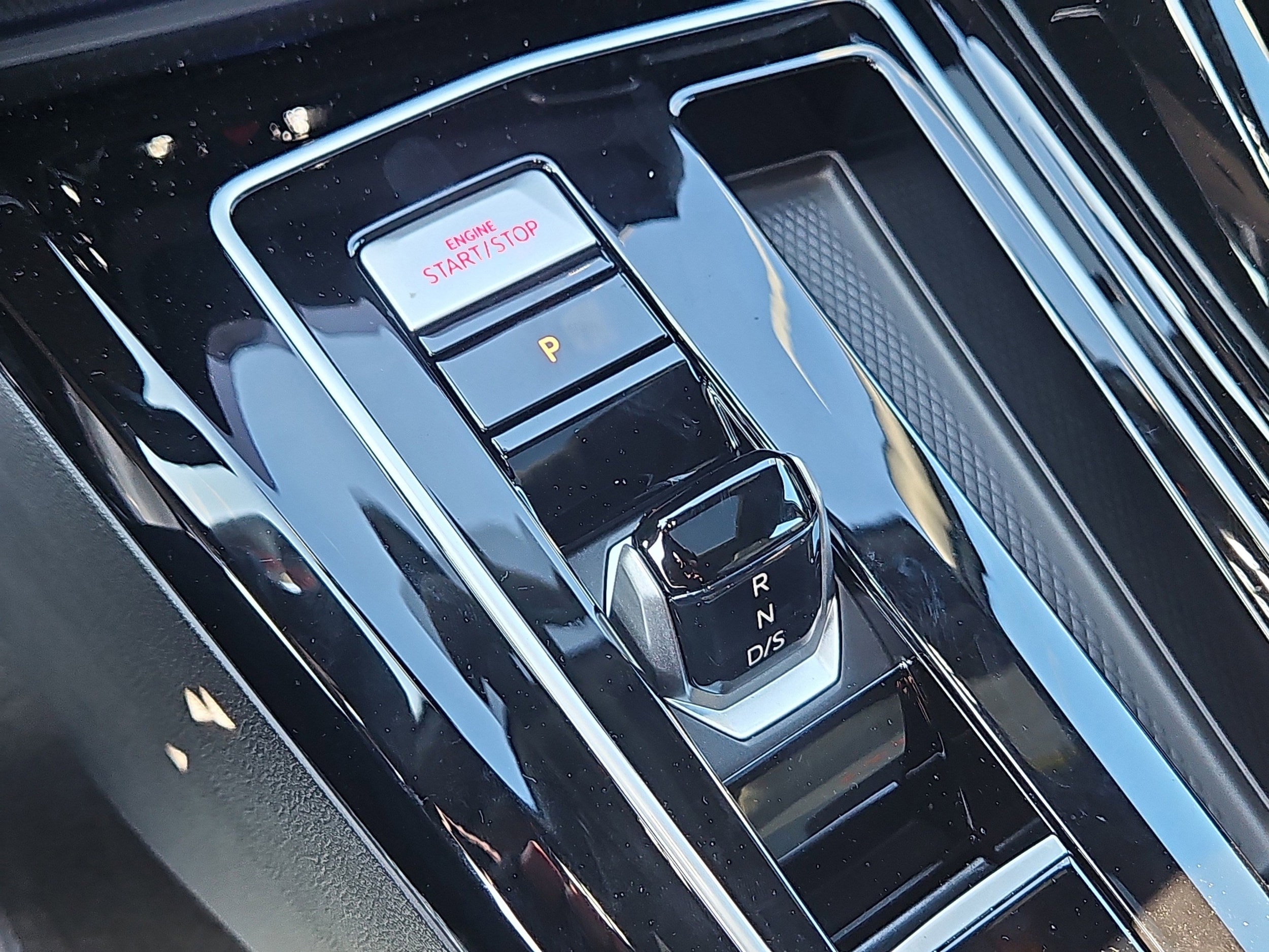 2025 Volkswagen Golf GTI SE - Photo 19