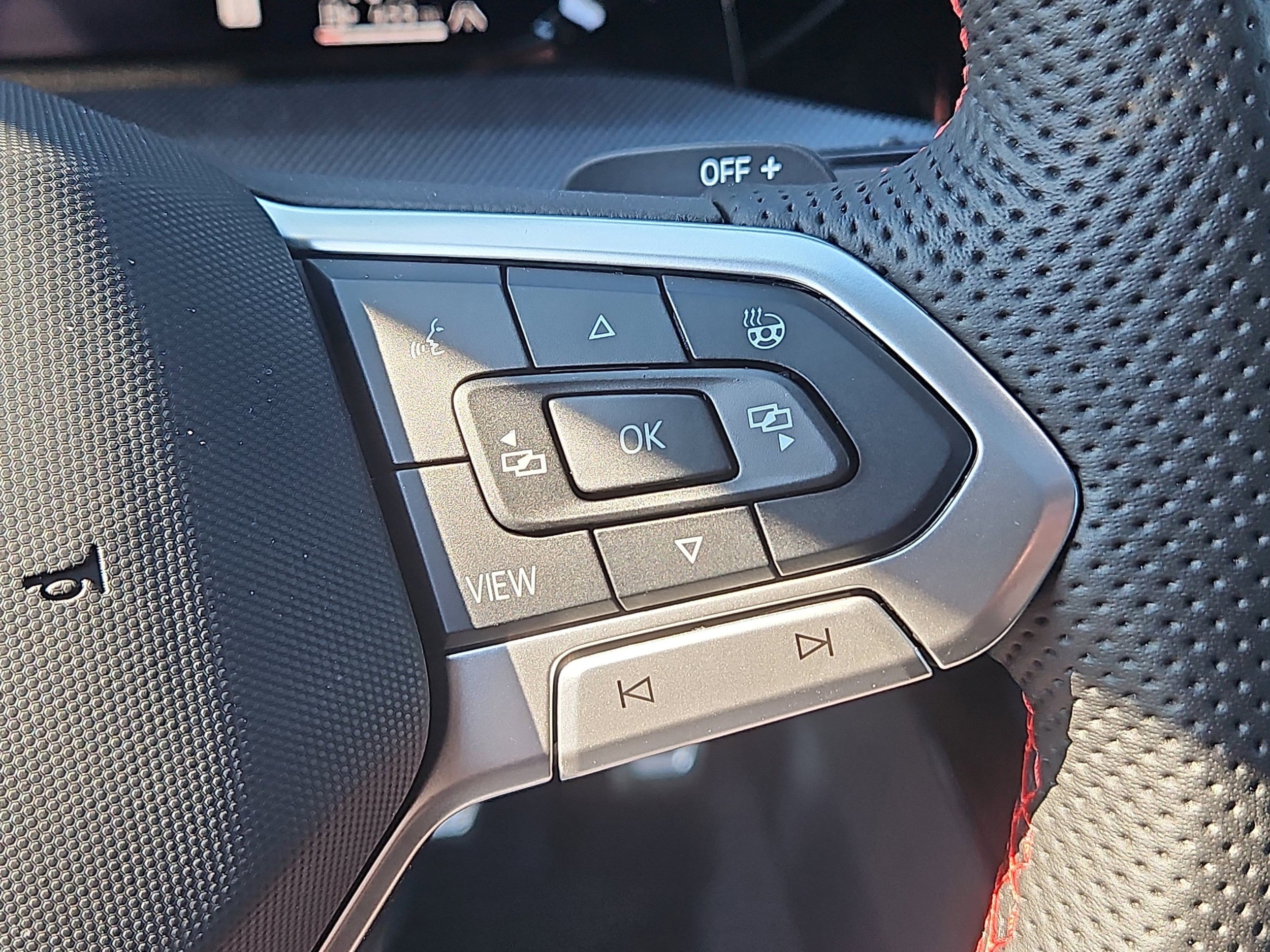 2025 Volkswagen Golf GTI SE - Photo 16