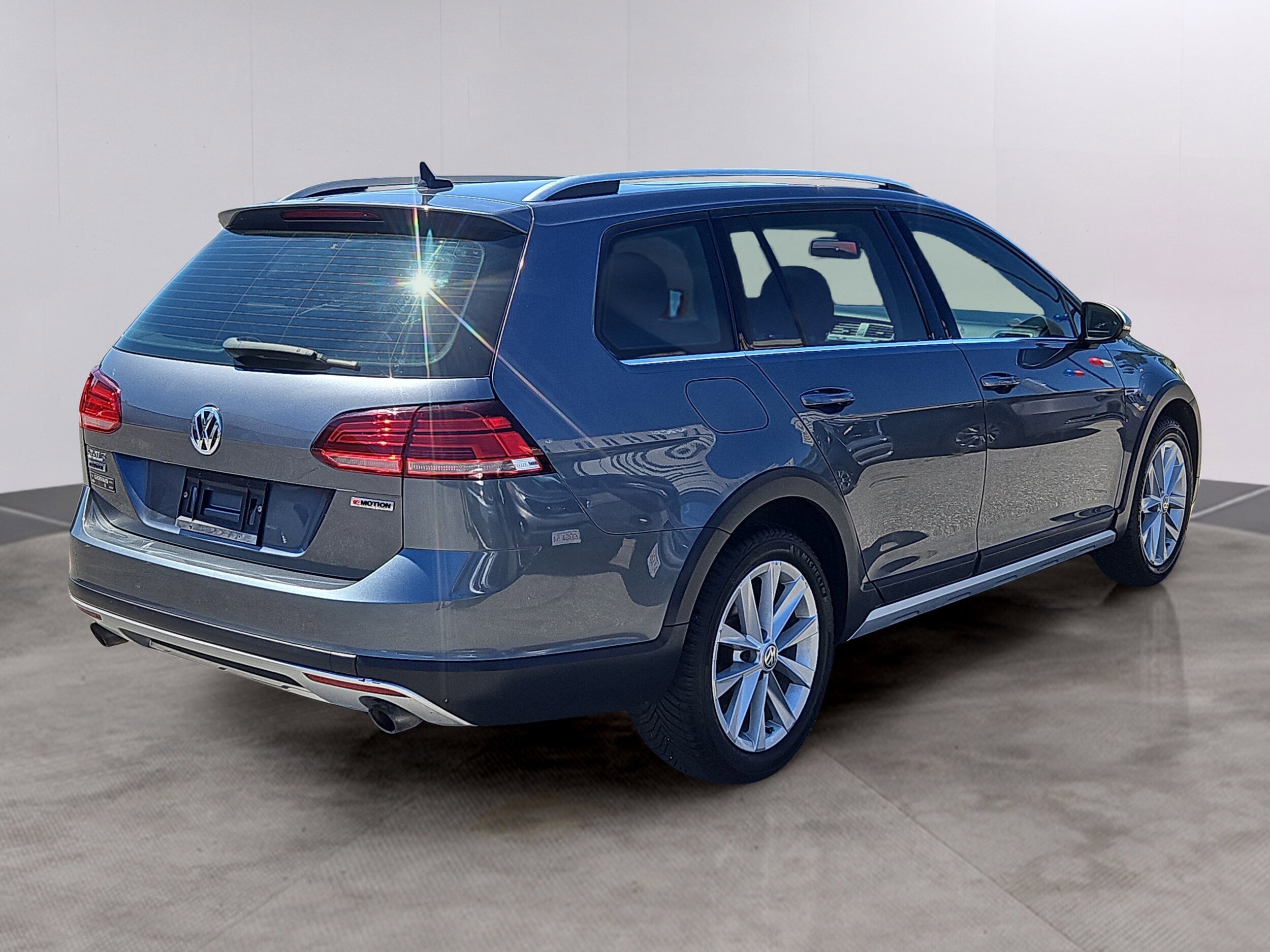 2019 Volkswagen Golf Alltrack TSI photo 2