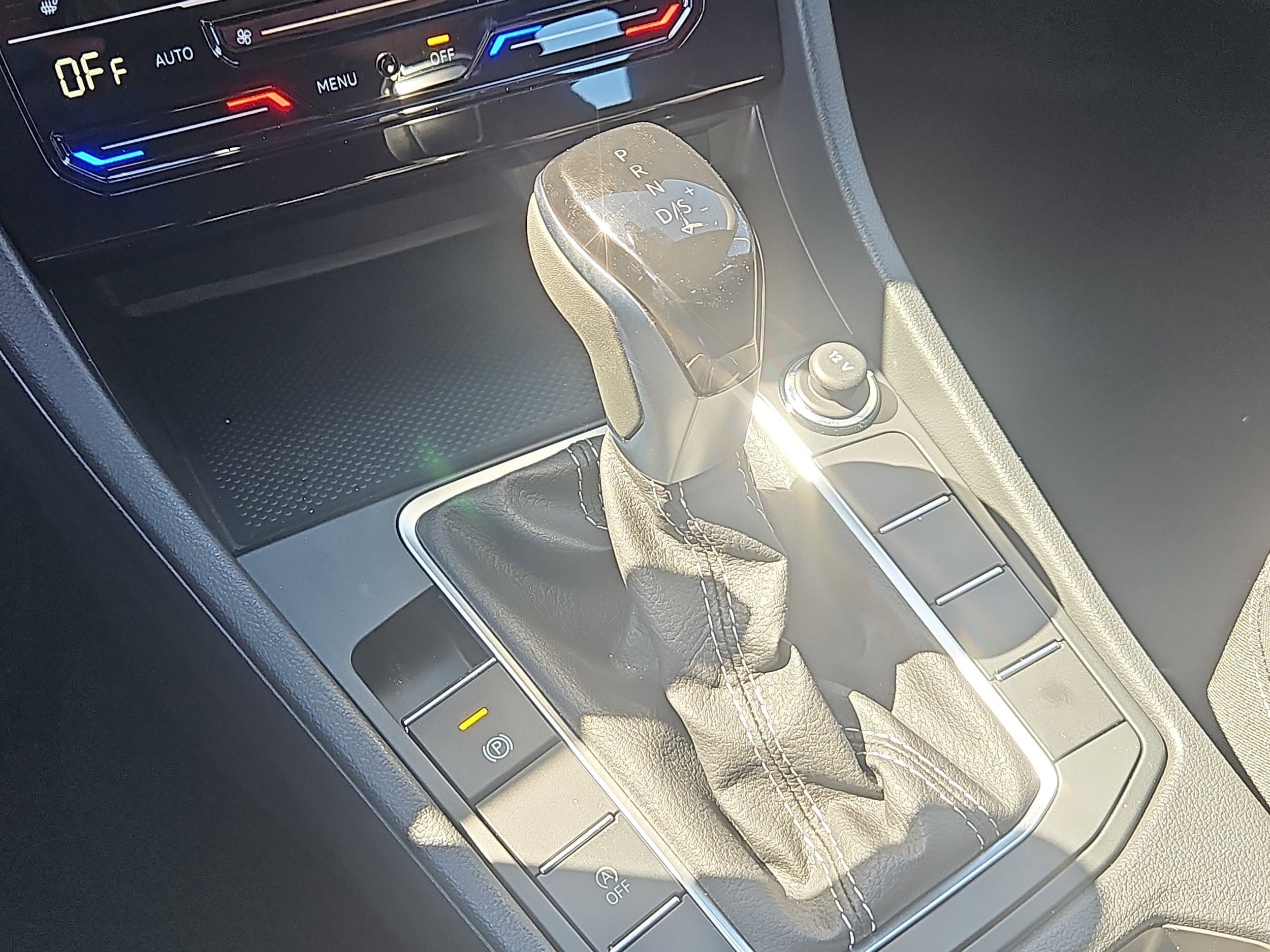 2026 Volkswagen Jetta Sport - Photo 13