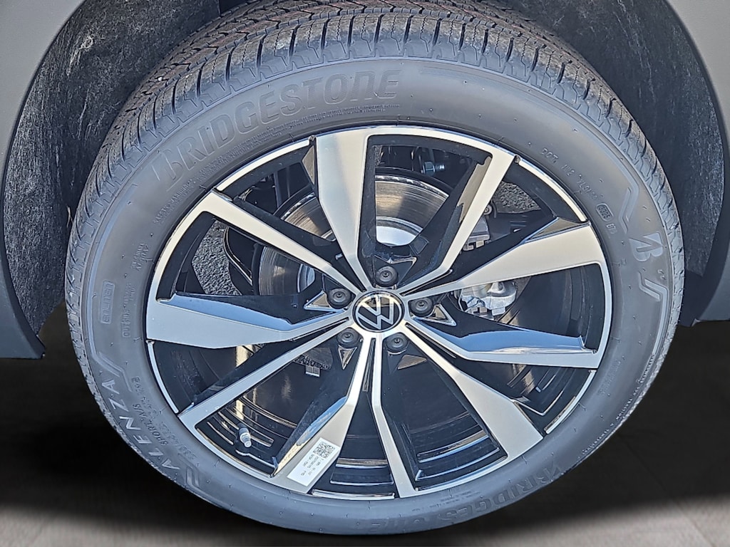 New 2026 Volkswagen Atlas 2.0T SEL Premium R-Line SUV