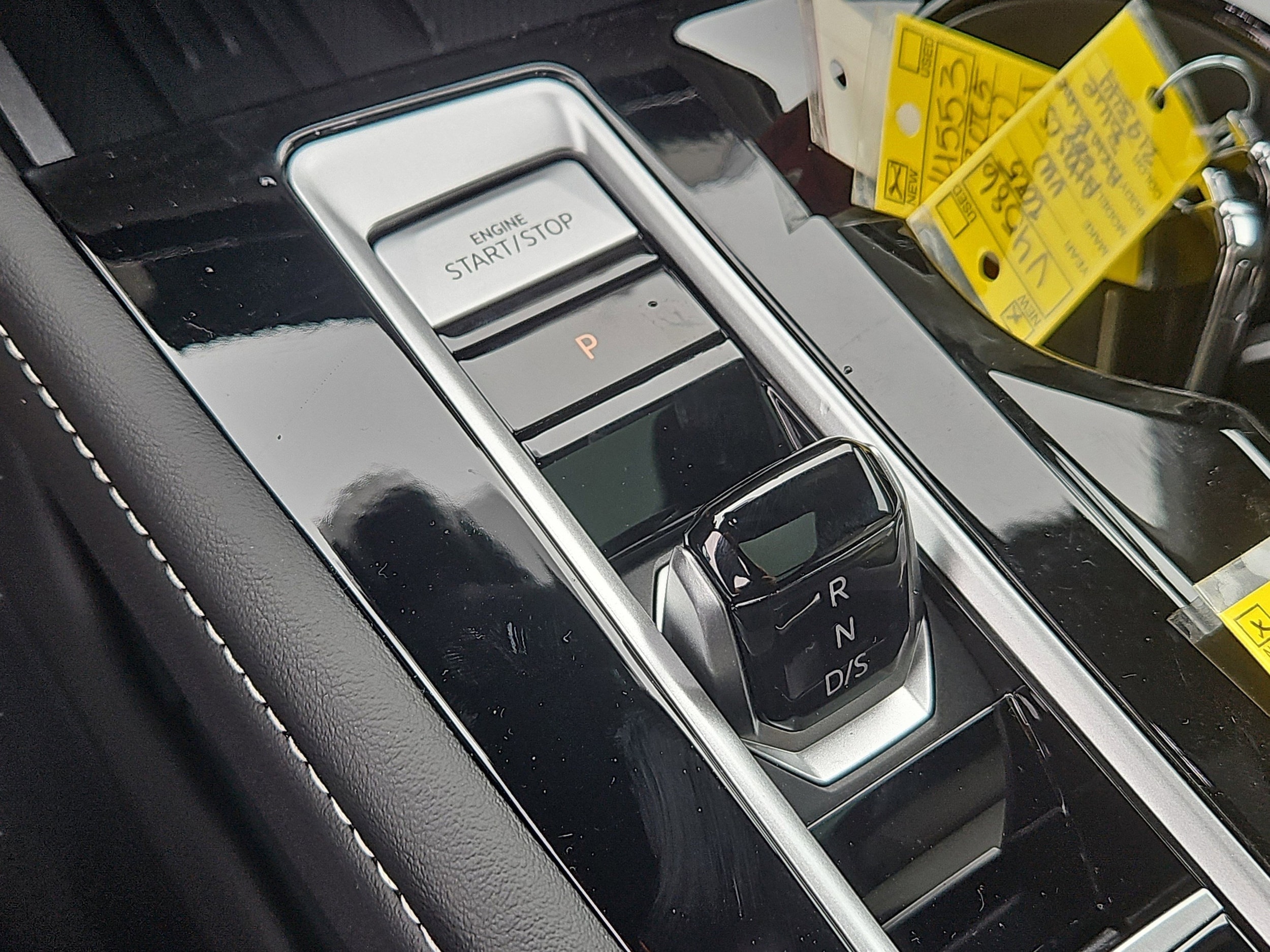 2025 Volkswagen Atlas Cross Sport SEL Premium R-LINE - Photo 23