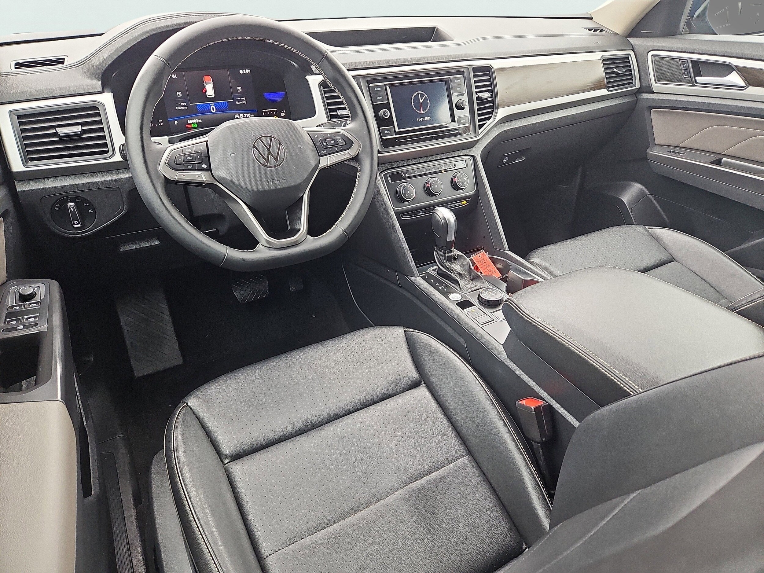 2022 Volkswagen Atlas SE photo 3