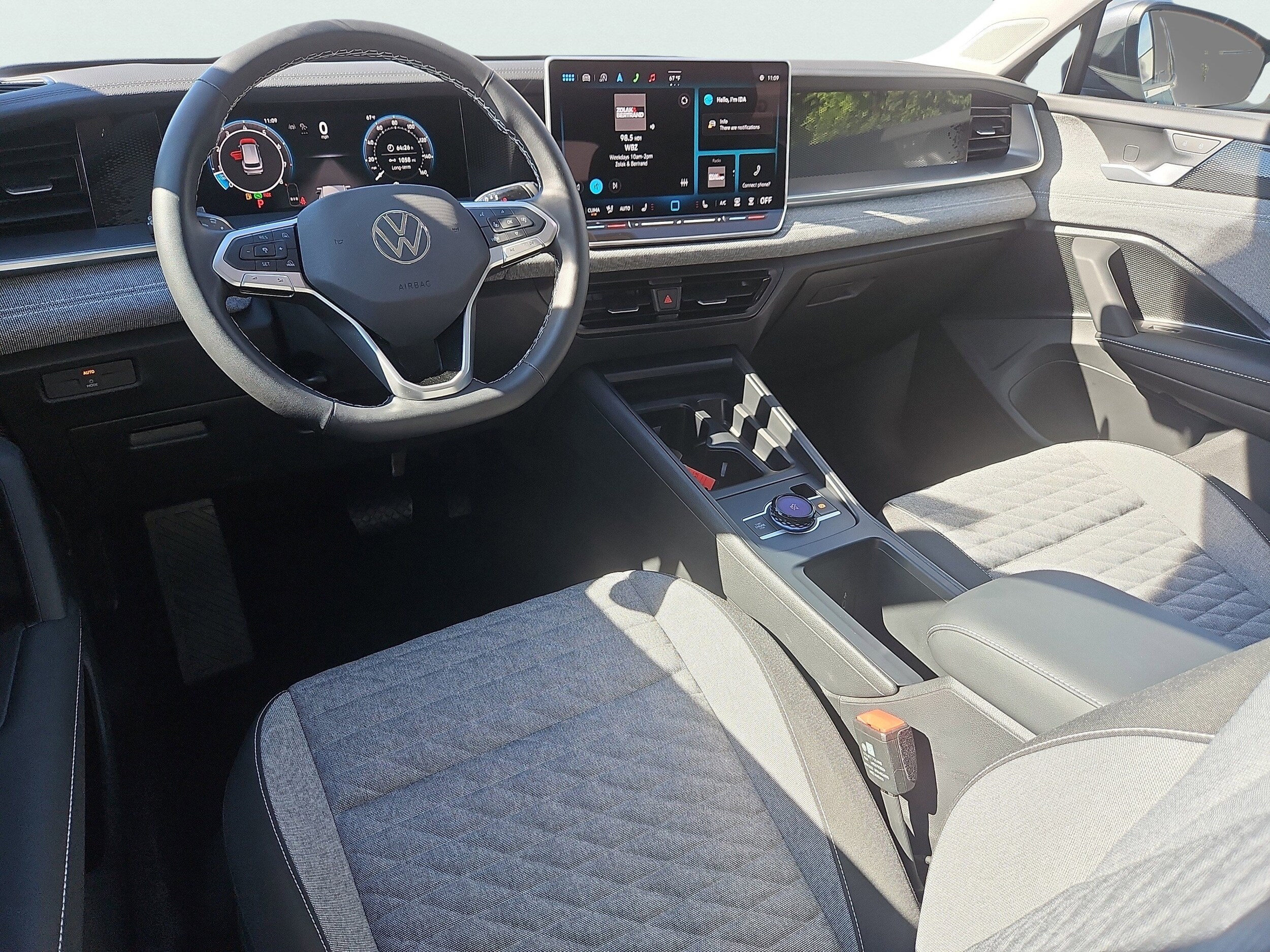 2025 Volkswagen Tiguan S photo 3