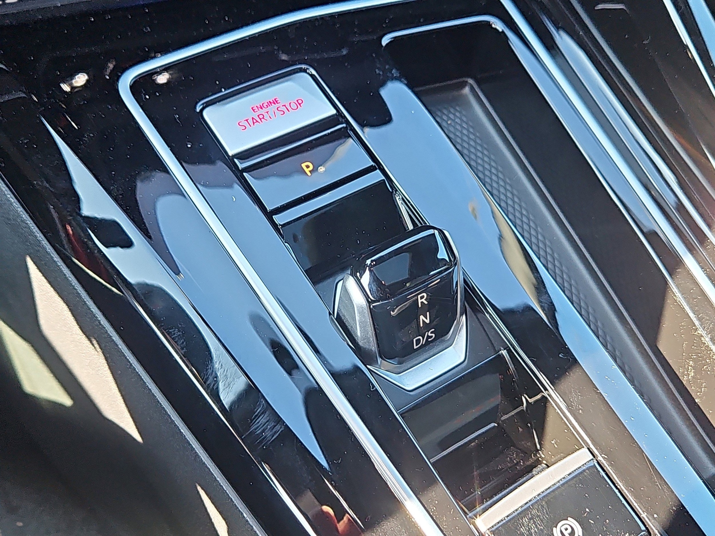 2025 Volkswagen Golf GTI SE - Photo 17