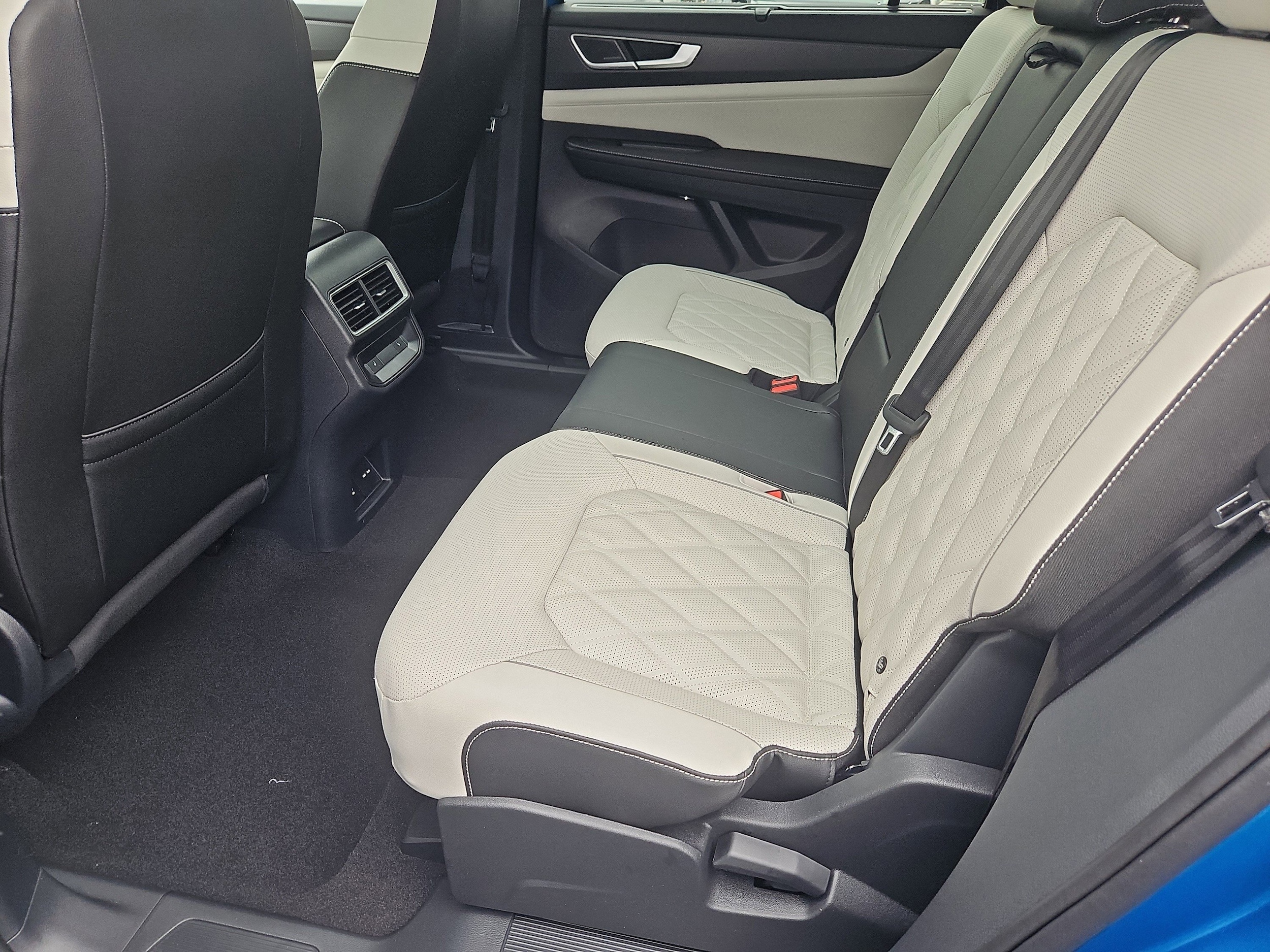 2025 Volkswagen Atlas Cross Sport SEL Premium R-LINE - Photo 26