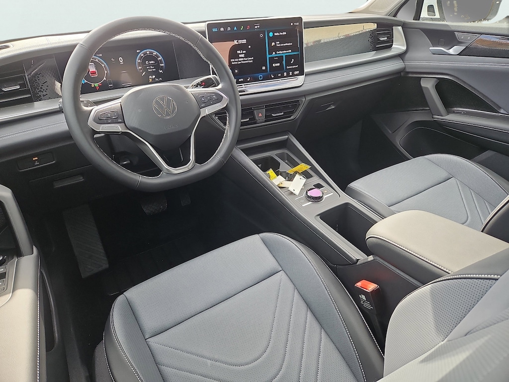 New 2025 Volkswagen Tiguan 2.0T SE SUV