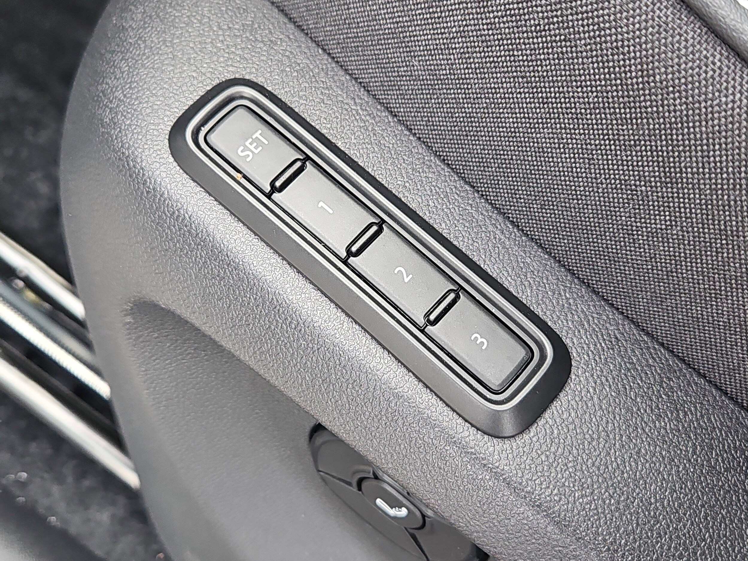 2026 Volkswagen Tiguan SEL R-LINE TURBO - Photo 12