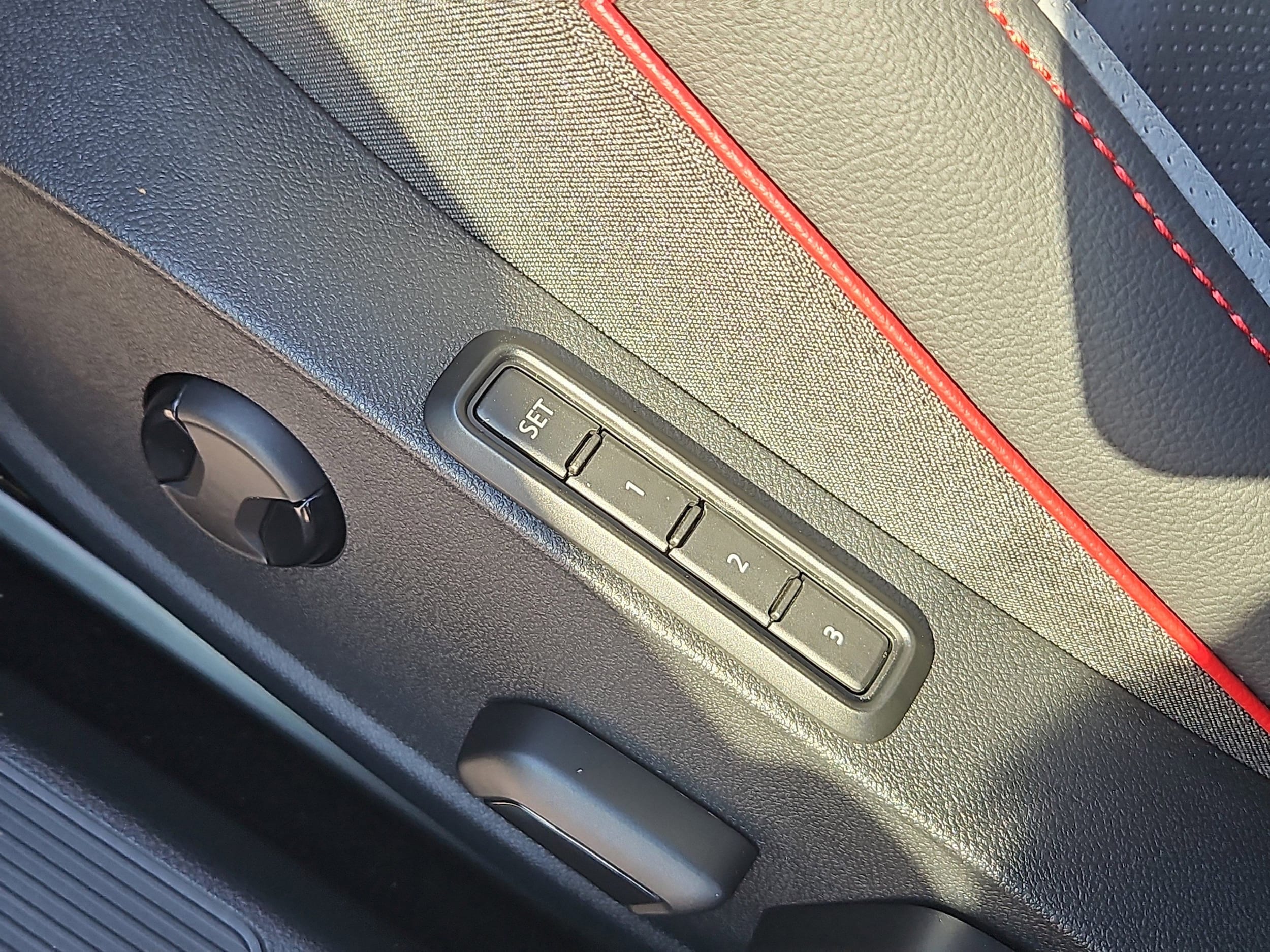 2025 Volkswagen Golf GTI SE - Photo 12