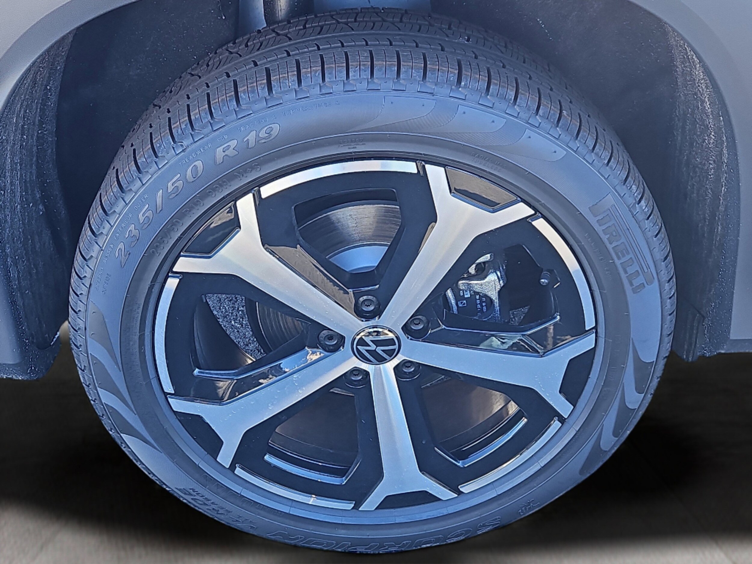 2025 Volkswagen Tiguan SE photo 4