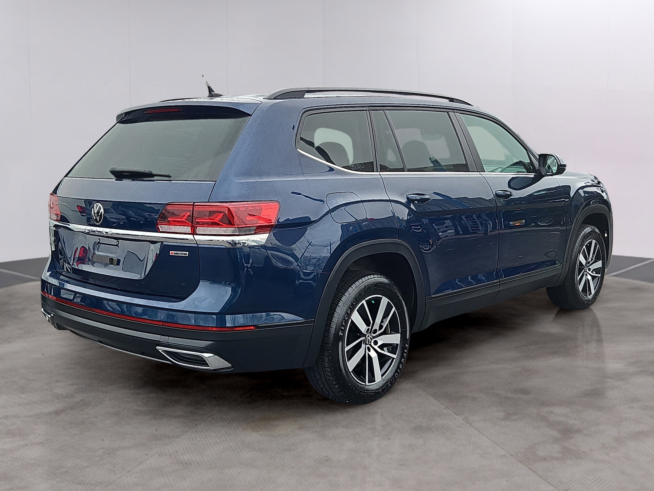 2022 Volkswagen Atlas SE photo 2