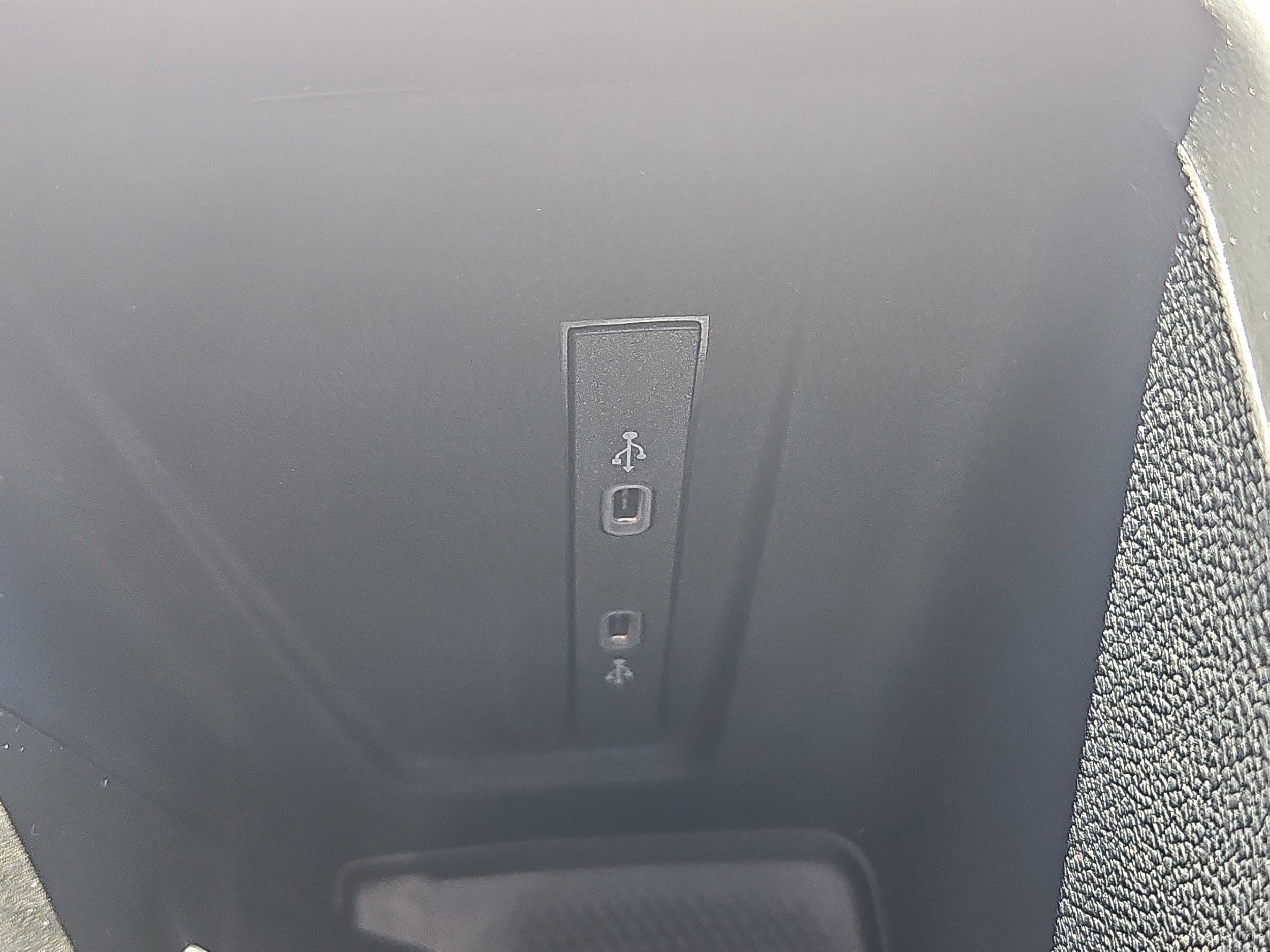 2026 Volkswagen Tiguan SE R-LINE BLACK - Photo 9