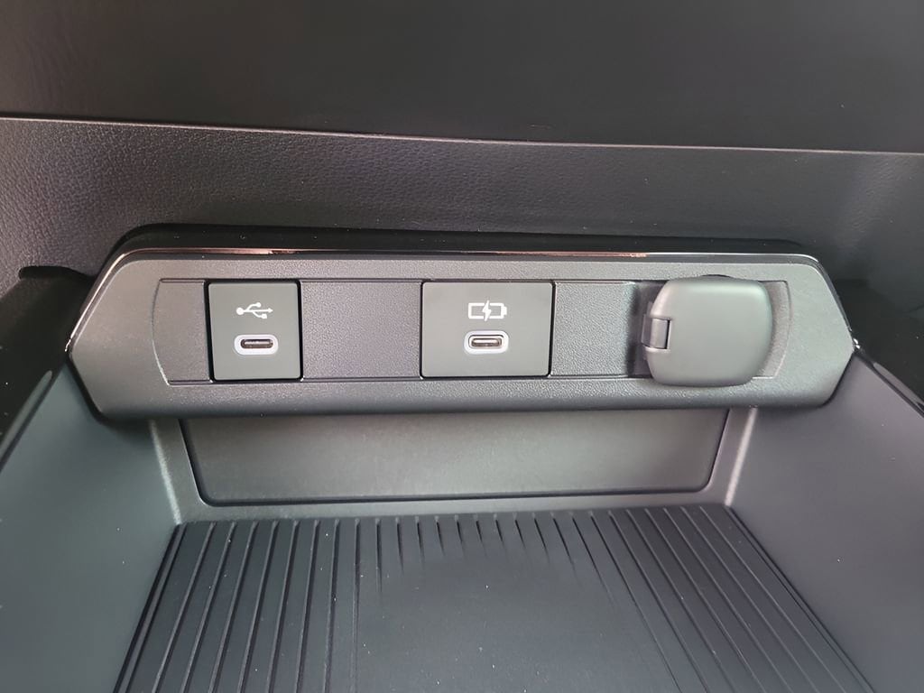 2026 Toyota Prius Plug-in Hybrid XSE - Photo 21