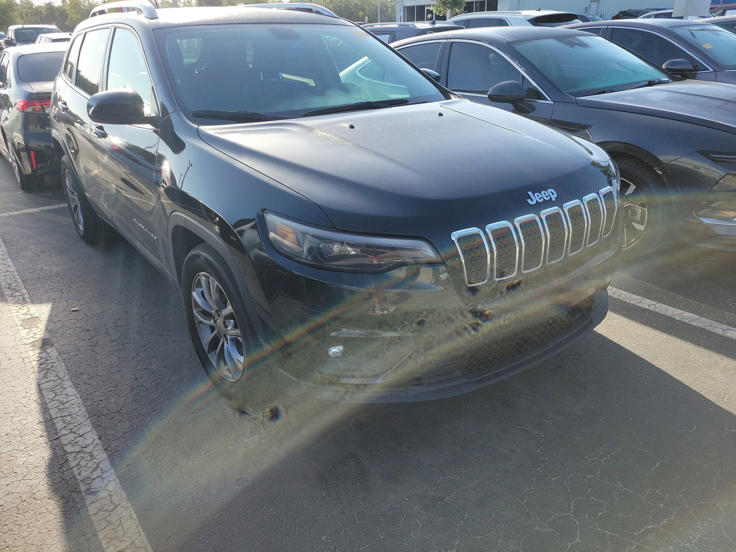 2019 Jeep Cherokee Latitude photo 2