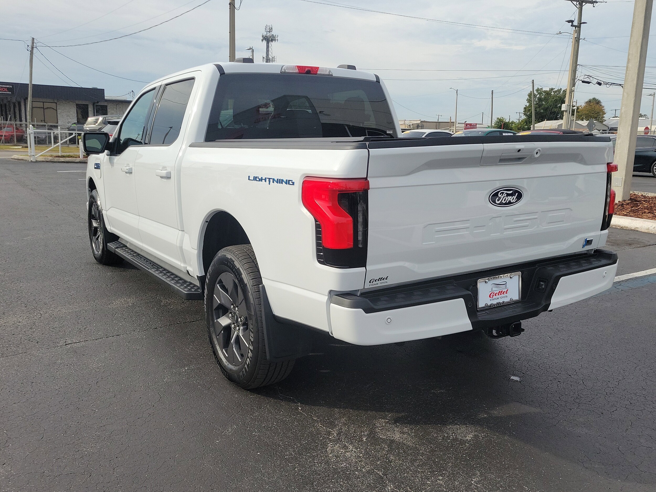 2024 Ford F-150 Lightning photo 3