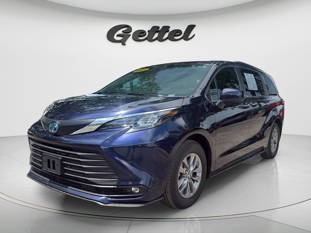 Certified 2025 Toyota Sienna XLE 8 Passenger Van Passenger Van