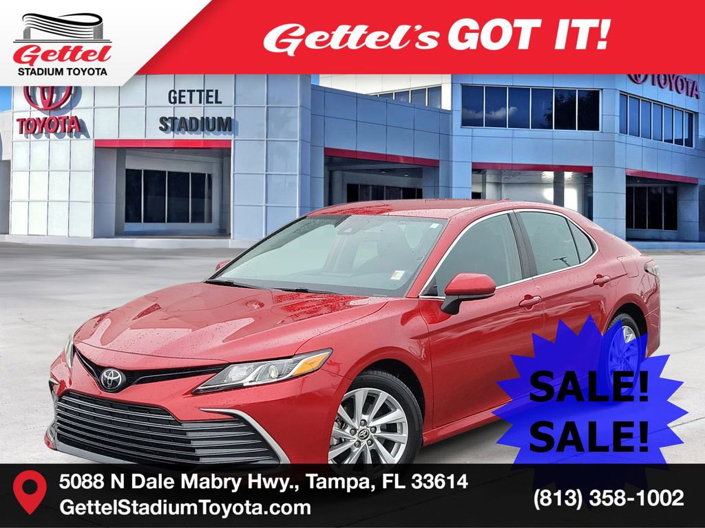 2023 Toyota Camry LE's photo