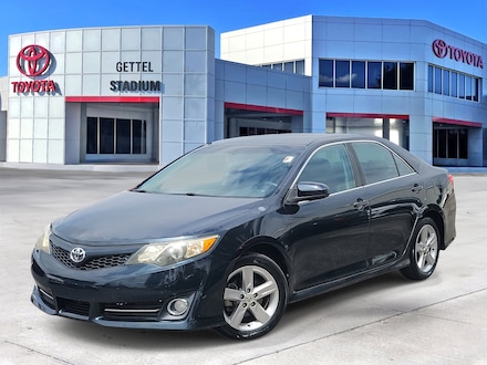 2014 Toyota Camry SE Sedan