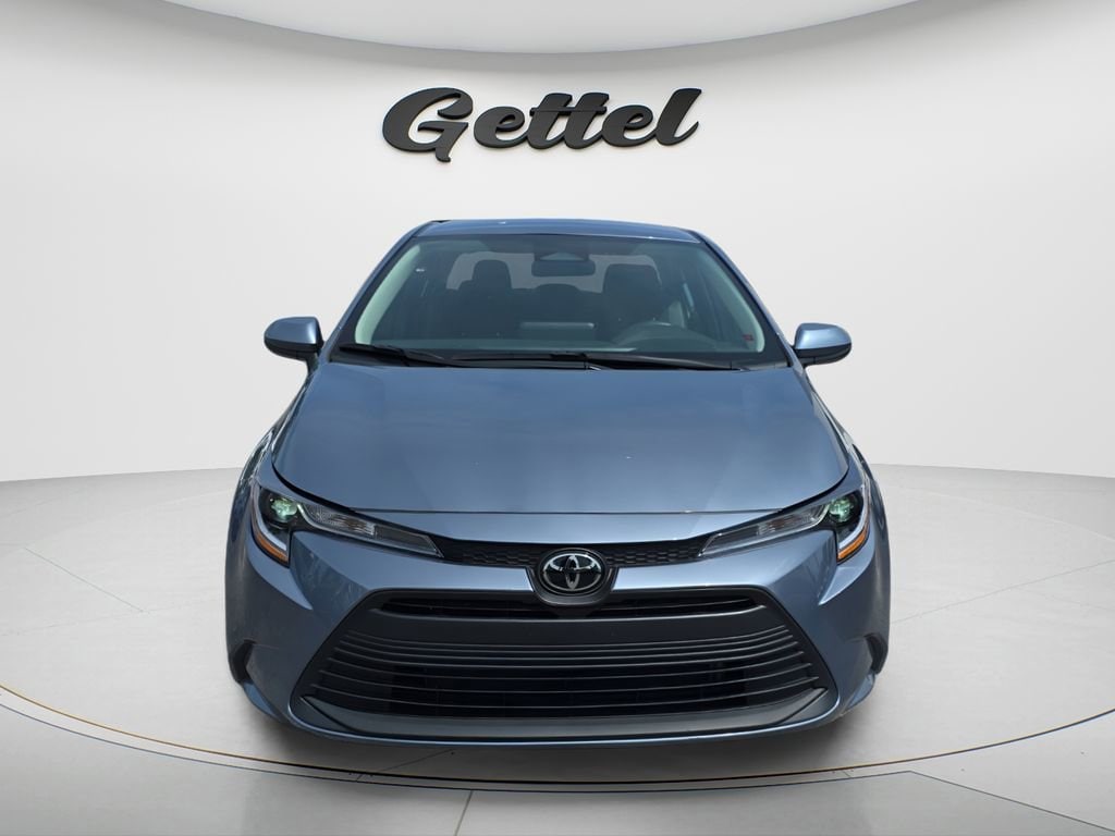 2025 Toyota Corolla LE - Photo 8