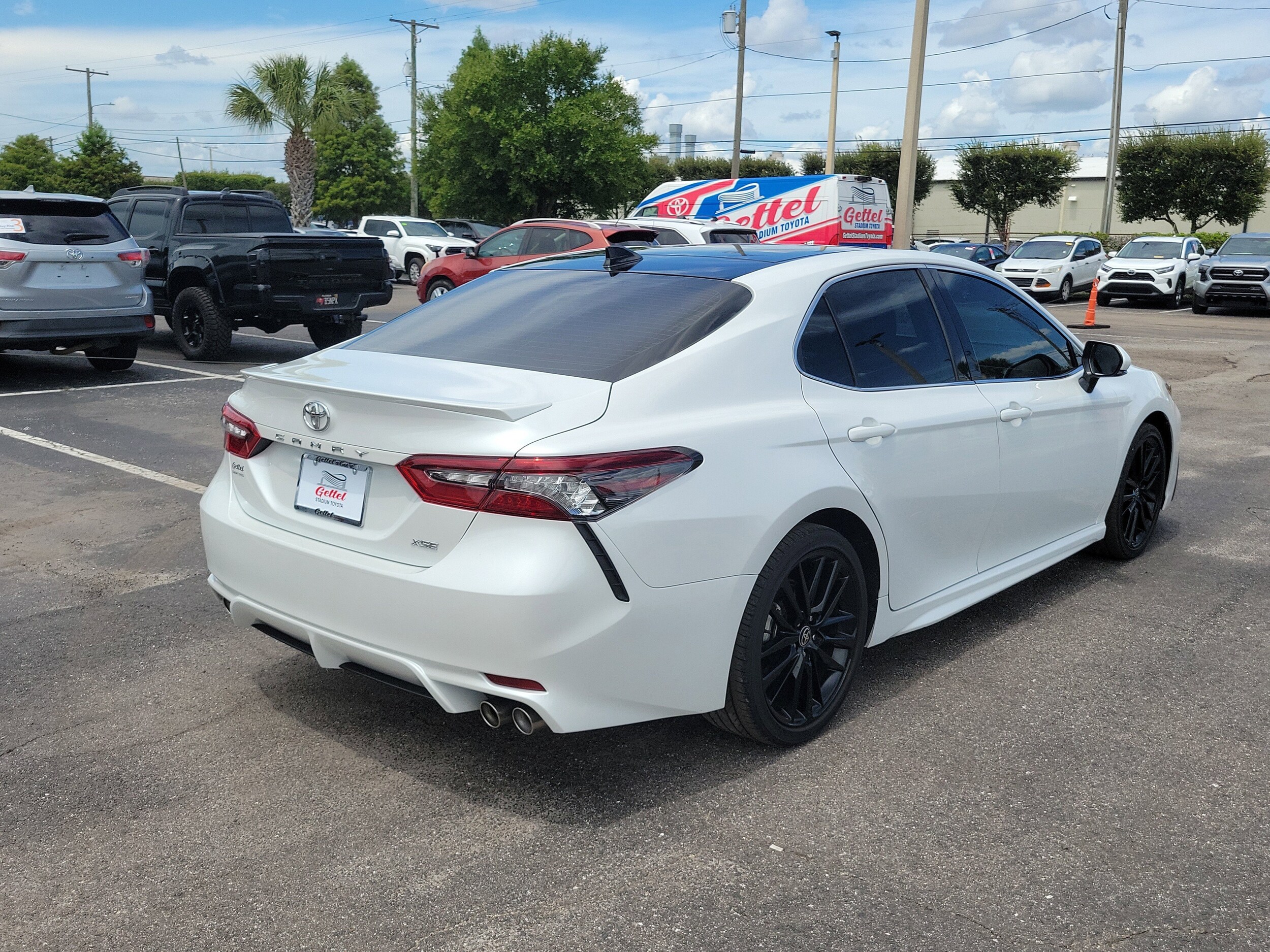 2023 Toyota Camry XSE photo 3
